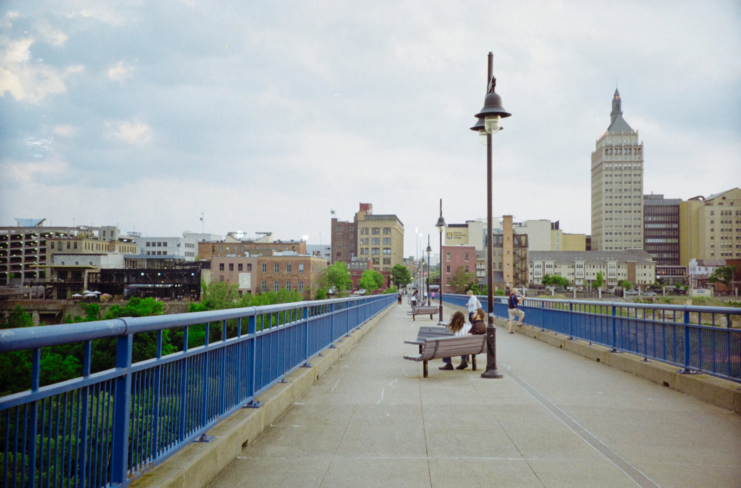 Kodak Gold 200, scanned using Film Carrier MK1 and a Canon 50D DSLR.