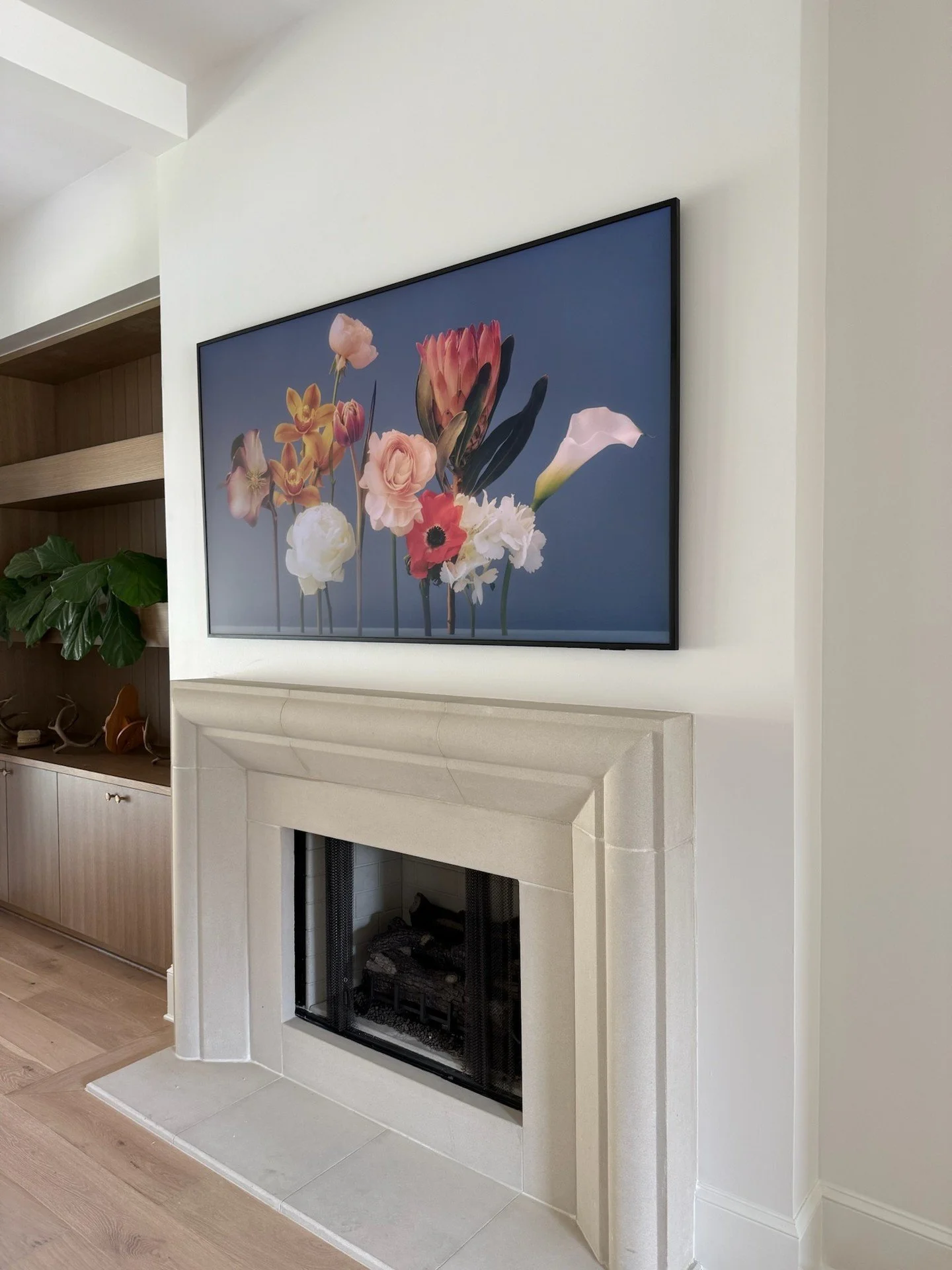 Having the option to display artwork when the TV isn&rsquo;t in use never gets old.
🖼️