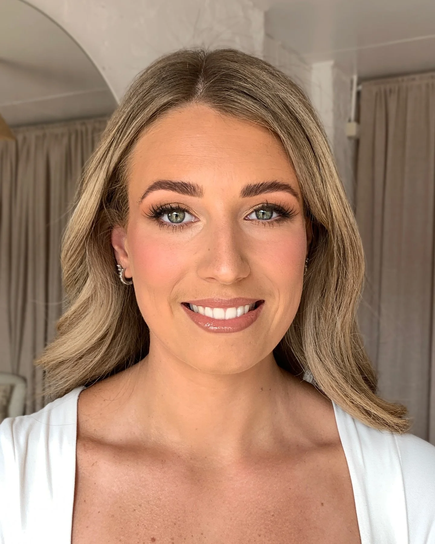 Jazmine making my job easy! Makeup for her hens. Stunning!! 

.
Key products:
@charlottetilbury #FlawlessFilter
@faceatelier ultra foundation
@itcosmeticsau #ByeByeUndereye 
@narsissist Radiant Creamy Concealer
@meccamax Off Duty Contour Stick
@janei
