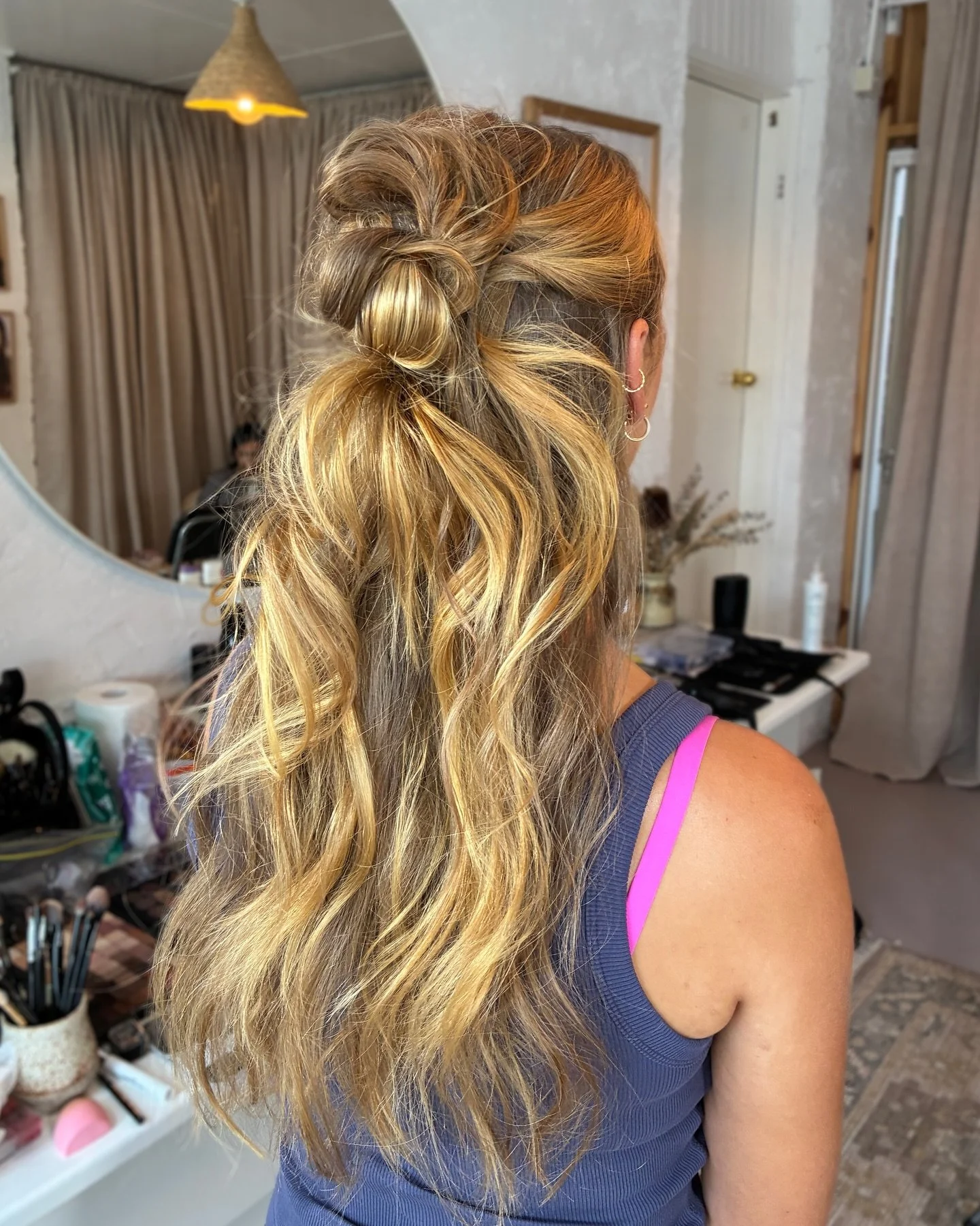 Makeup and hair for Shari. 🩷
.
#jaynellelording_makeup #melbourne_brides #jaynellesmakeup #morningtonpeninsulaweddings #morningtonpeninsulamakeupartist