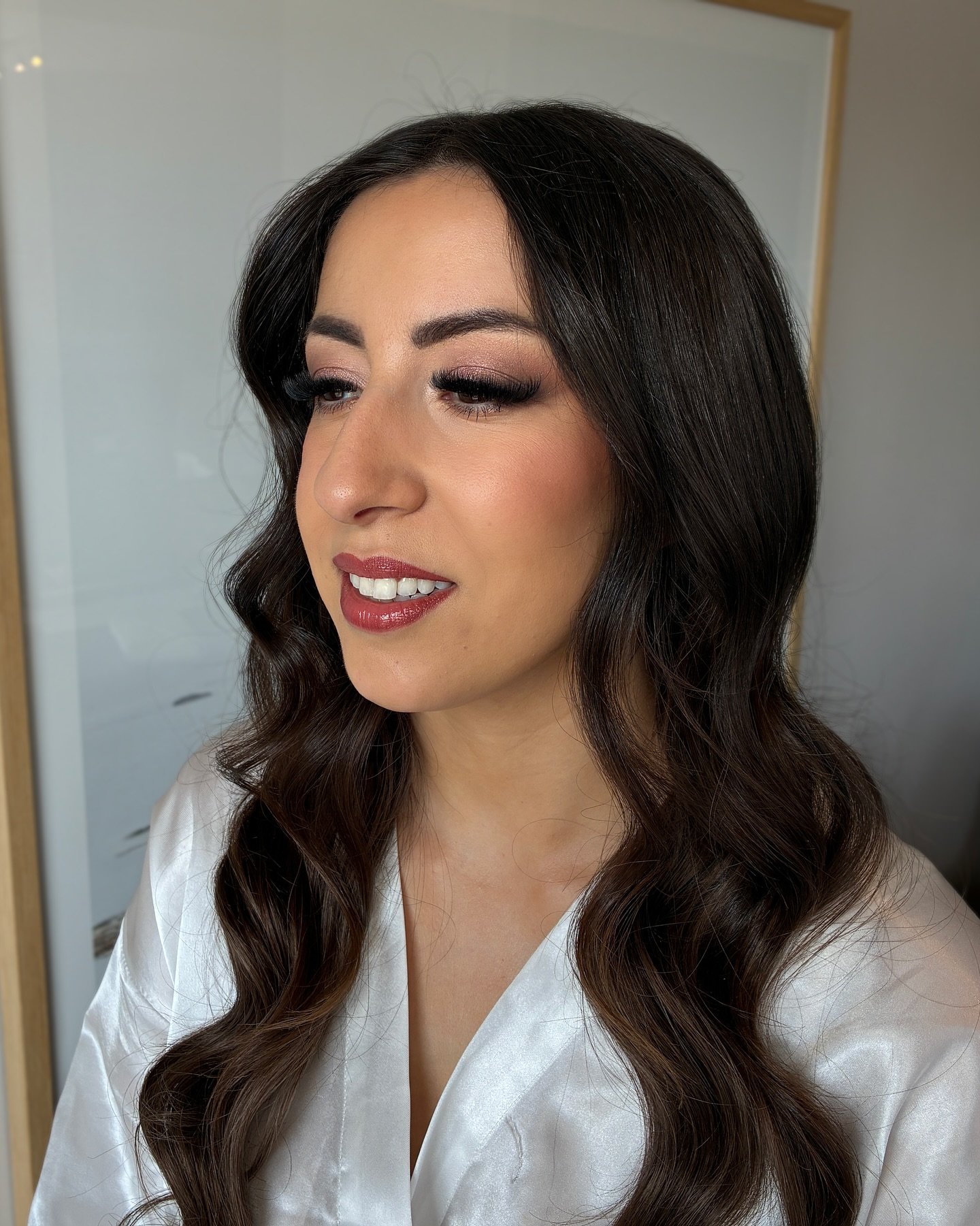 @antoinette.dedes looking absolutely gorgeous on her wedding day. It was an absolute pleasure to be a part of it. 🩷
Hair by @amberwhitehairstylist 
.
.
#jaynellelording_makeup #jaynellesmakeup #melbournemakeupartist #morningtonpeninsulamakeupartist