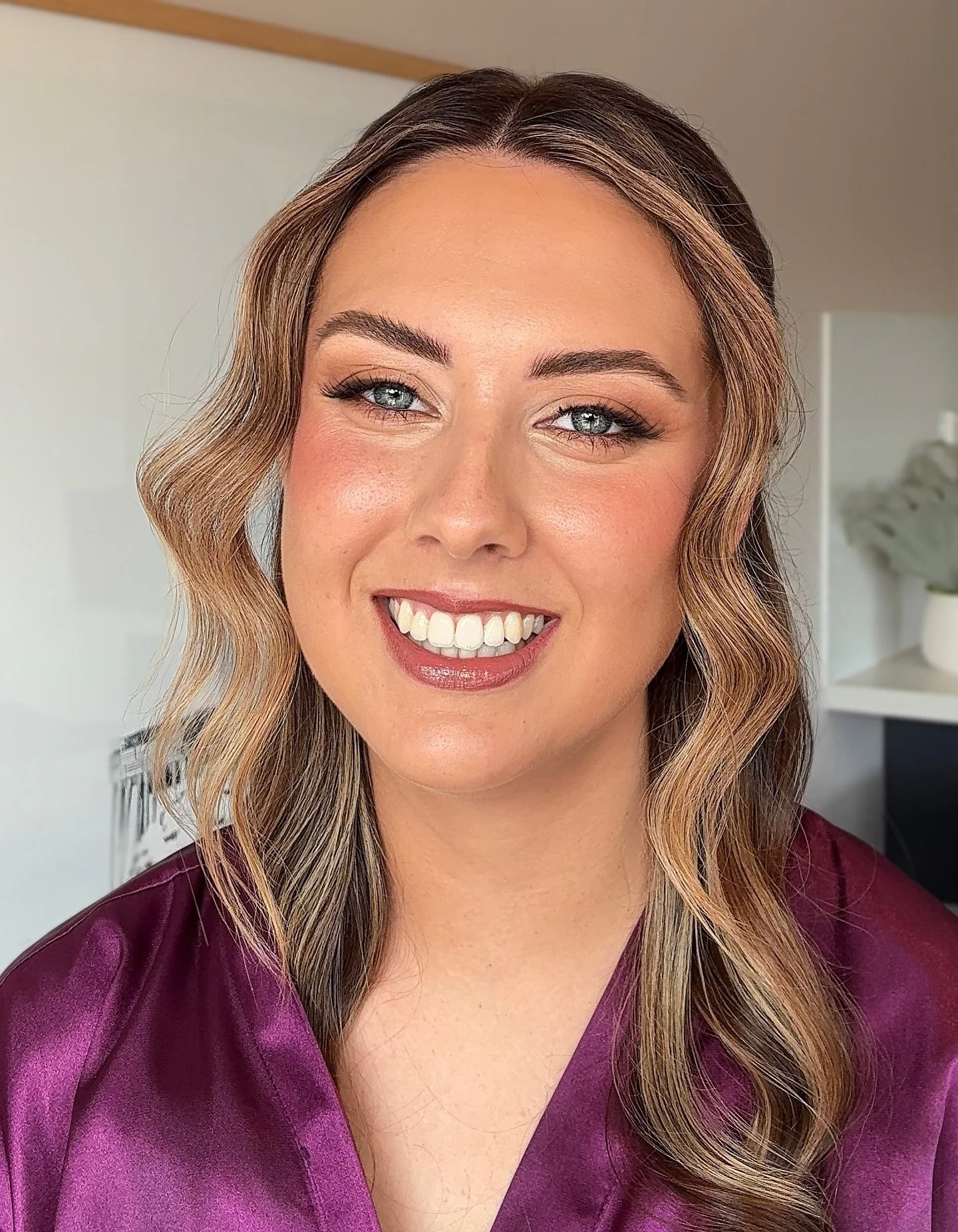 What a face! 

Makeup for @antoinette.dedes.liong maid of honour. So stunning ❤️
Makeup @jaynellelording_makeup 
Hair @amberwhitehairstylist 
.
.
#jaynellelording_makeup #jaynellesmakeup #melbournemakeupartist #morningtonpeninsulamakeupartist