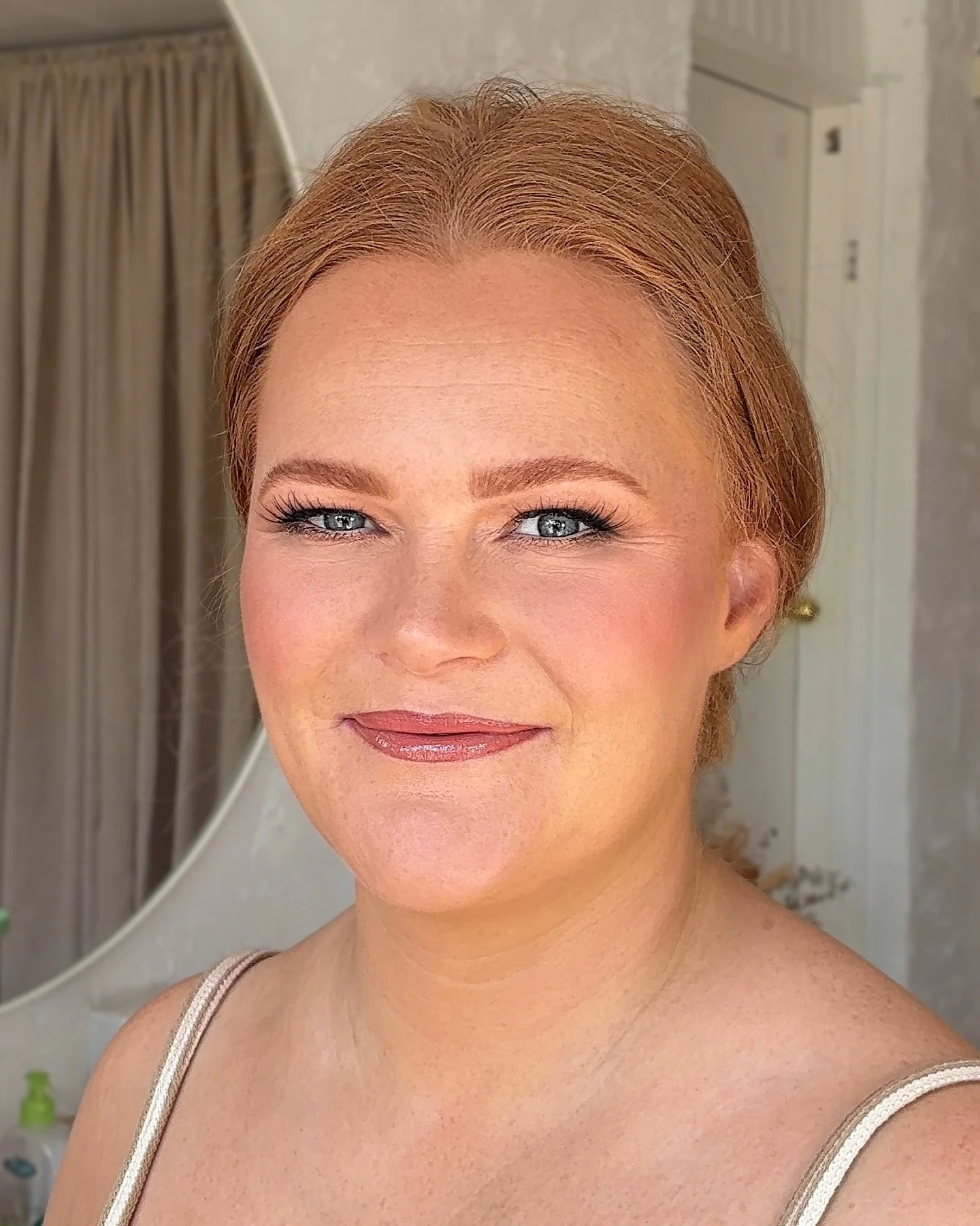 Why are photos taken in video mode so much better? 
Obviously, I had to post again 😏
.
#jaynellelording_makeup #melbourne_brides #jaynellesmakeup #morningtonpeninsulaweddings #morningtonpeninsulamakeupartist