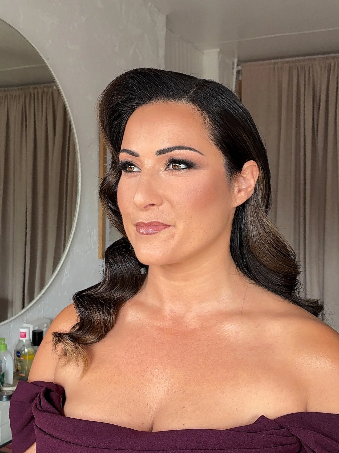 Wedding ready 🔥🔥🔥 
Using:
@armanibeauty Luminous Silk foundation
@charlottetilbury flawless filter and airbrush bronzer
@narsissist radiant concealer
@itcosmeticsau bye bye under eye
@janeiredale_australia ColorLuxe liquid blush
@meccamax Off Duty