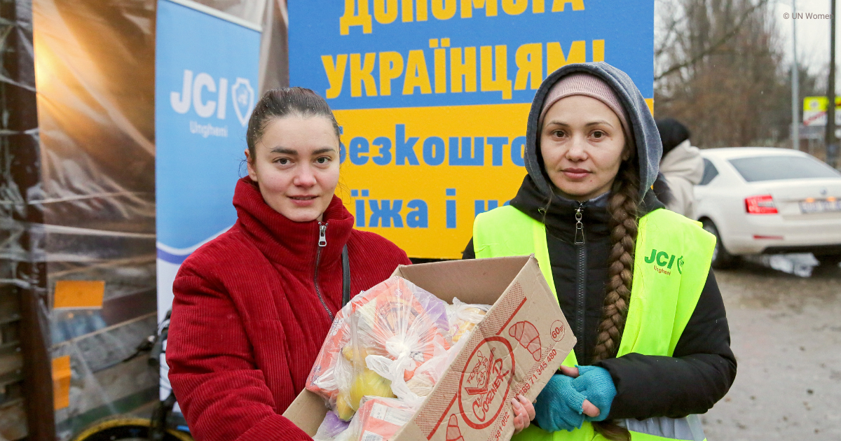 En Moldavie, les femmes bénévoles se mobilisent pour aider les familles réfugiées d'Ukraine