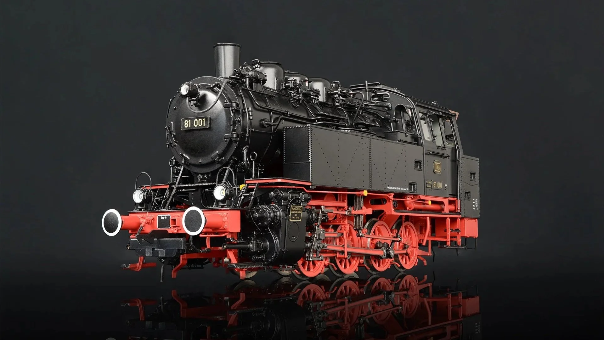 Frisch eingetroffen: Das Handmuster der Baureihe 81 in Spur 0