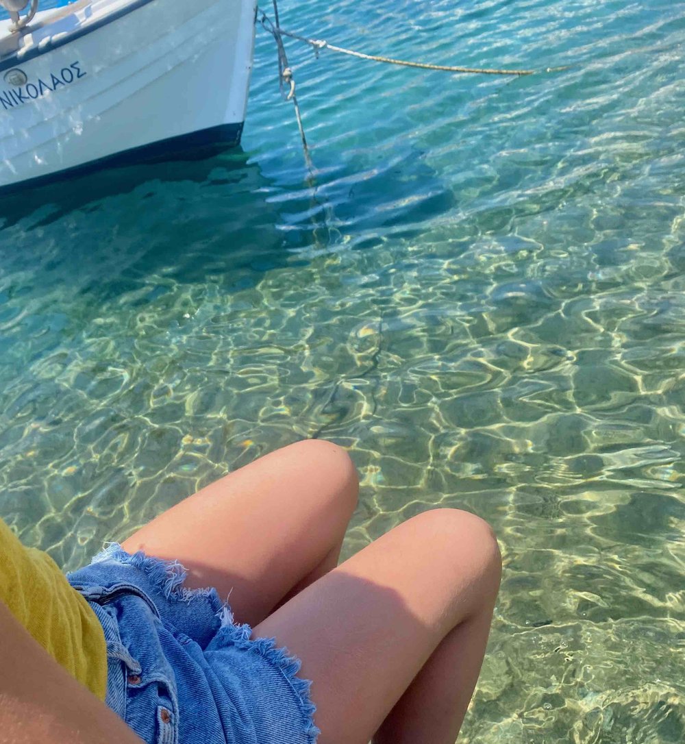 bleu devant le resto.jpg