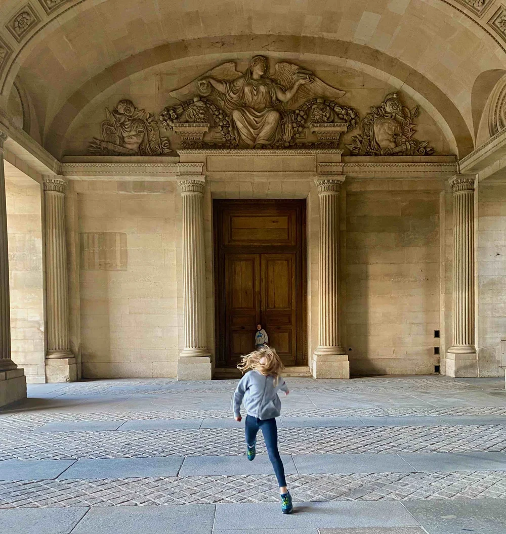 louvre.jpg