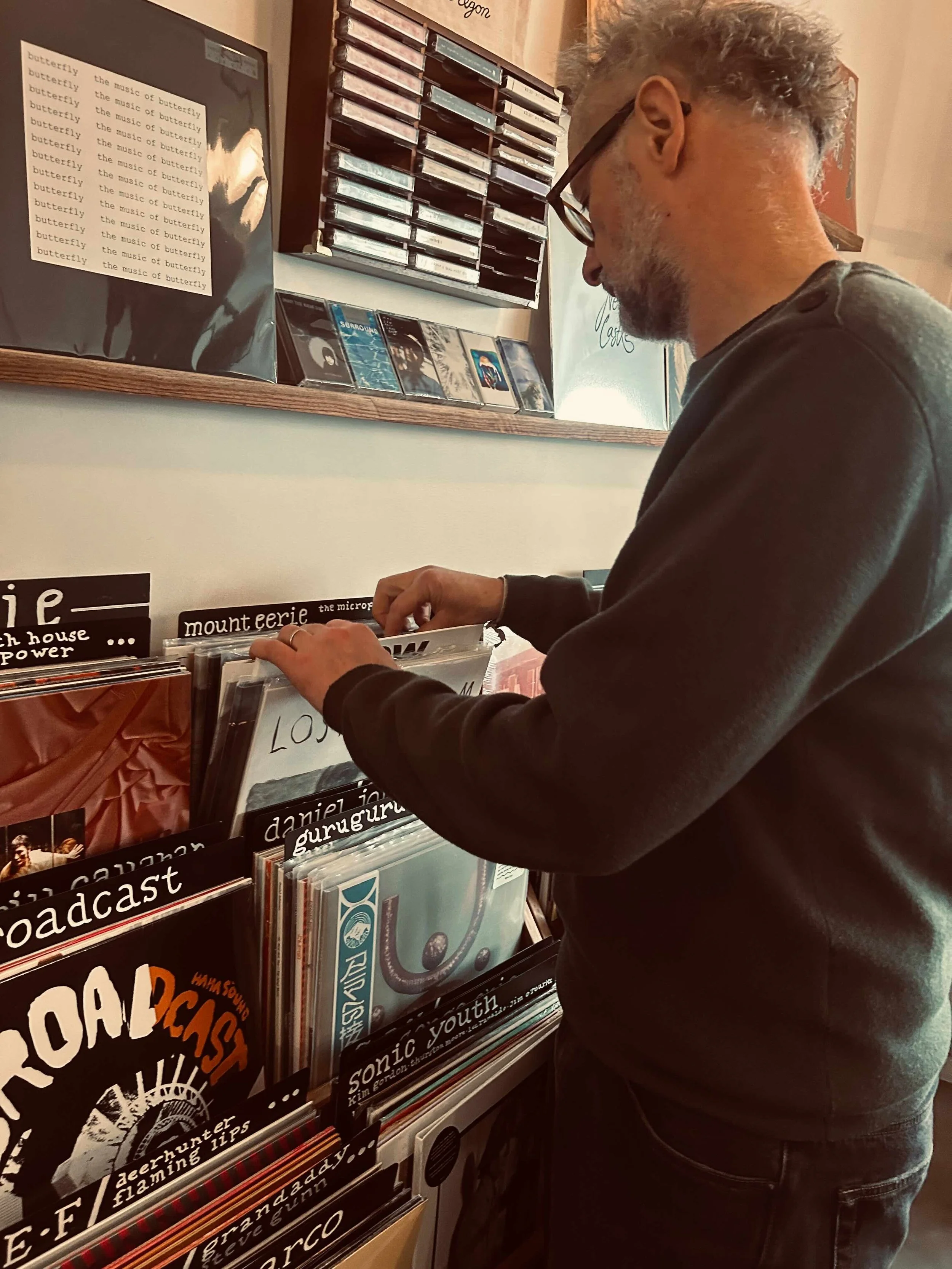 looking for vynlis.jpg