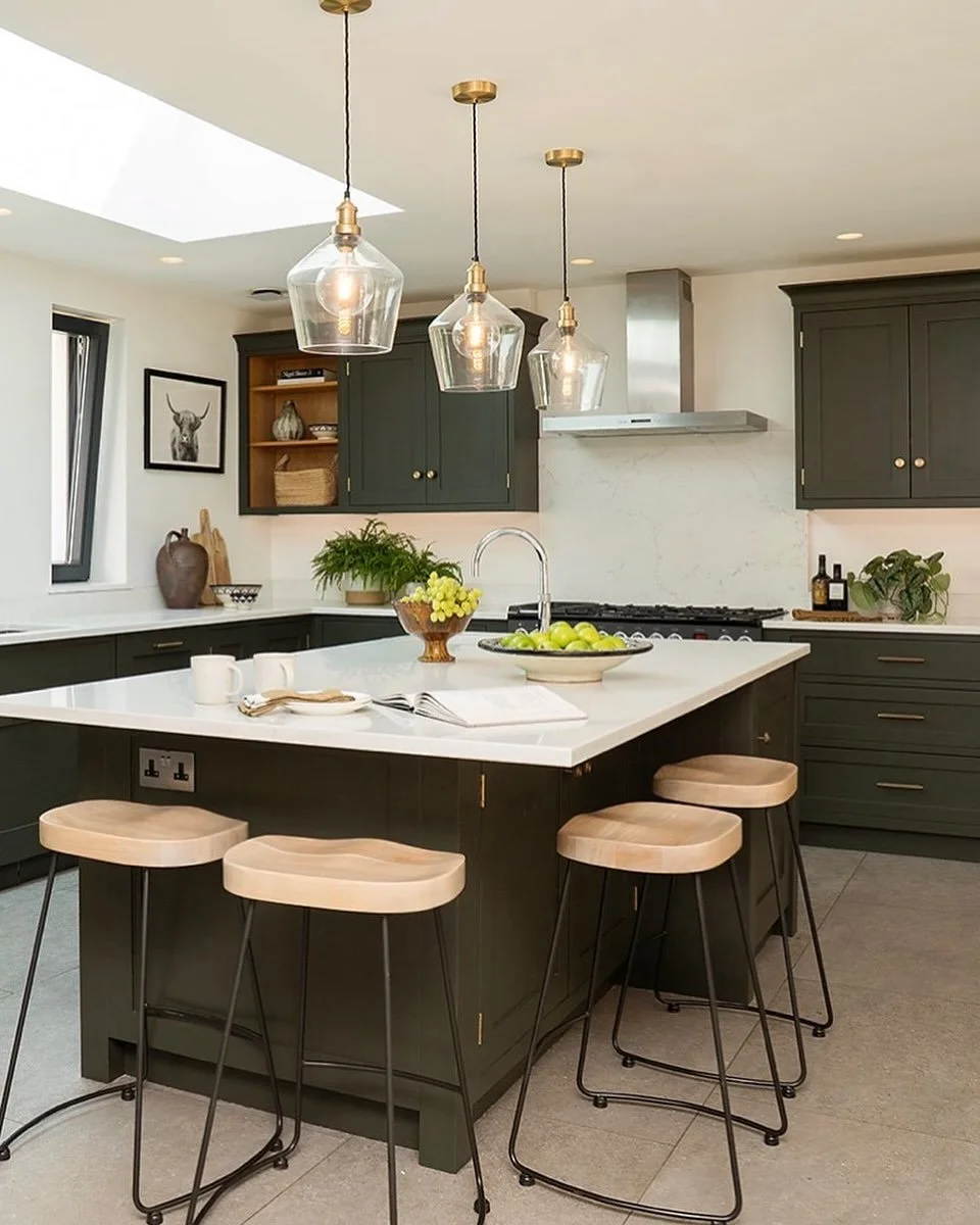 I recently had the pleasure of working with the very talented @karenmcbain stylist extraordinaire for a recent shoot, which was not only brilliant fun, but also led to the creation of beautiful photographs, as per this image of a recent kitchen refre