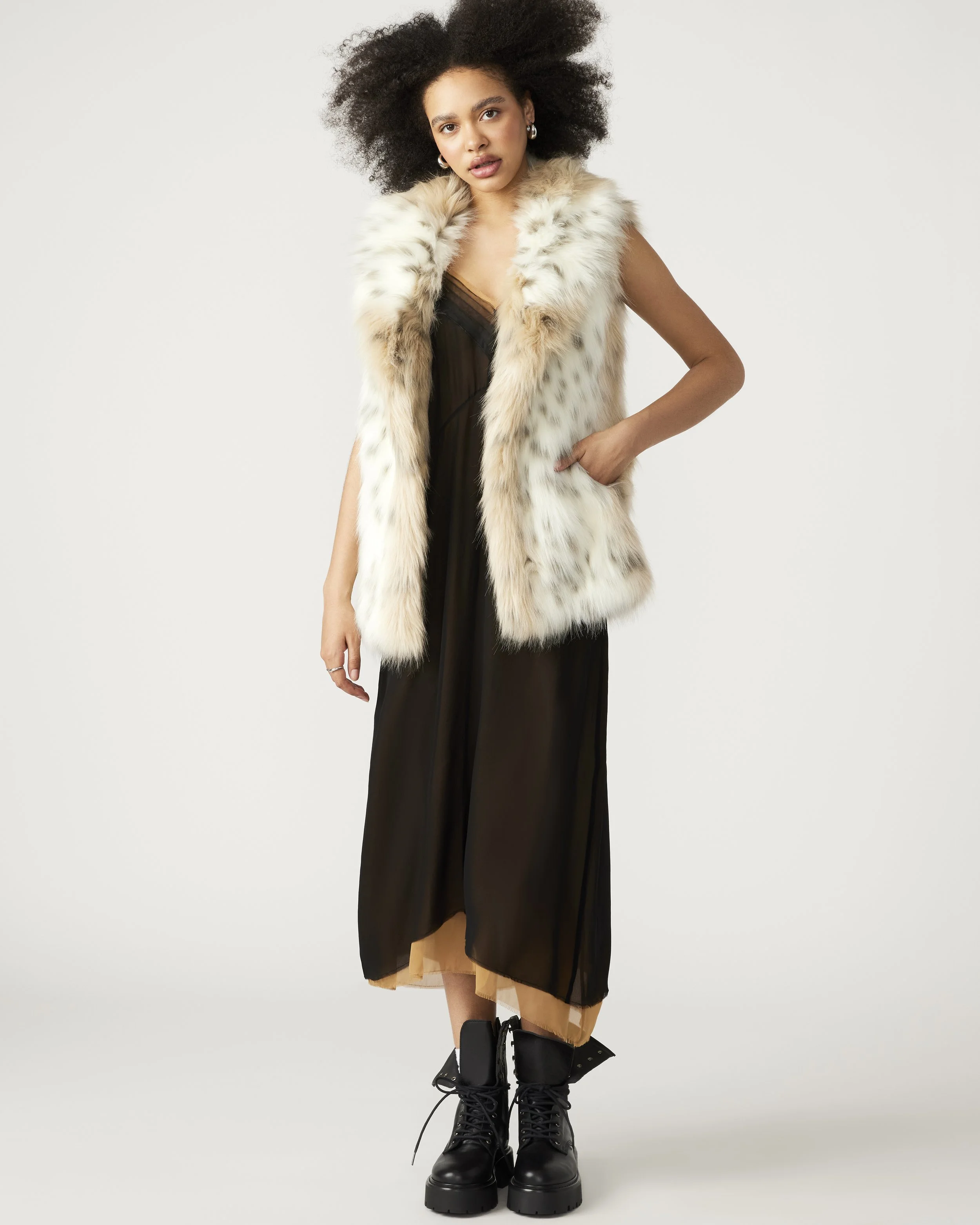 STEVEMADDEN_APPAREL_BO402695_SNOW-LEOPARD_21682.jpg