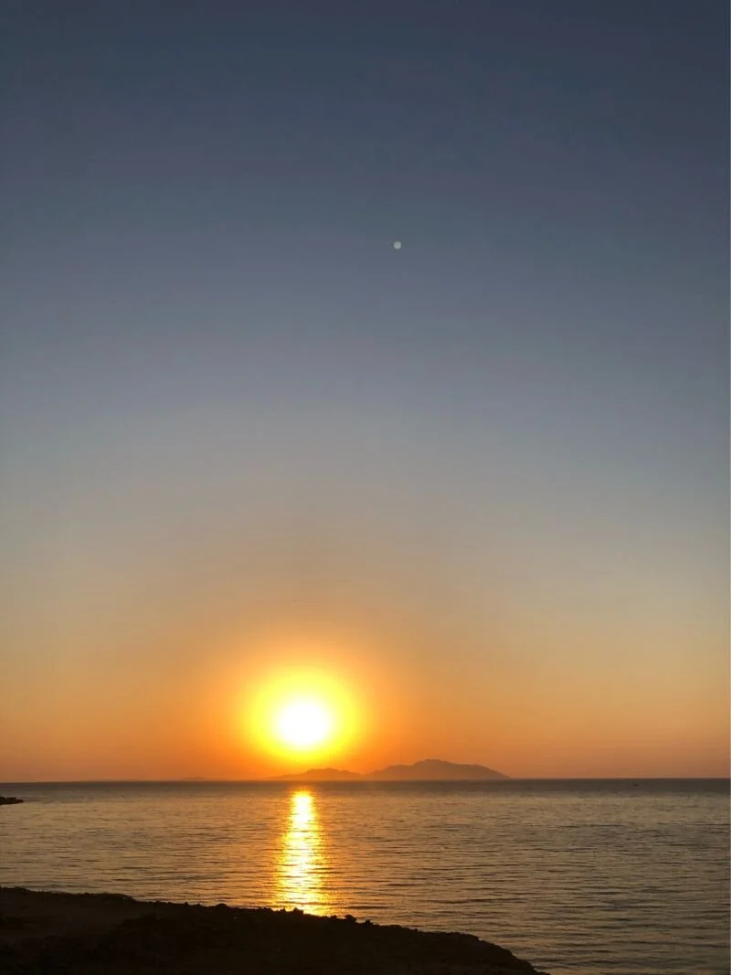 Dieu créa le ciel et la terre.