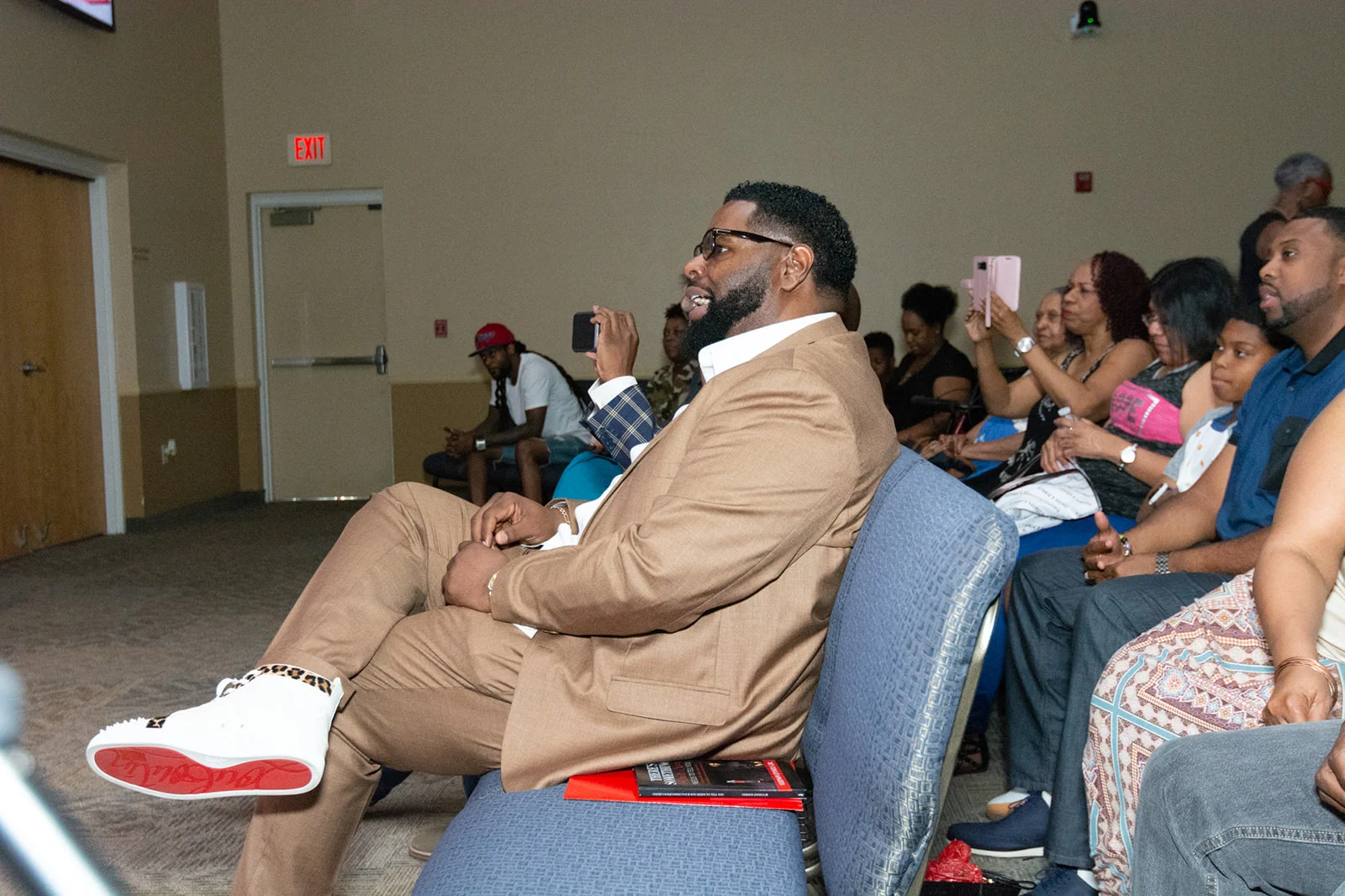 Vernon-Ennels-Book-Event-3332.jpg