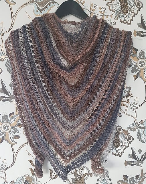 photo and shawl by Kajsa Hubinette