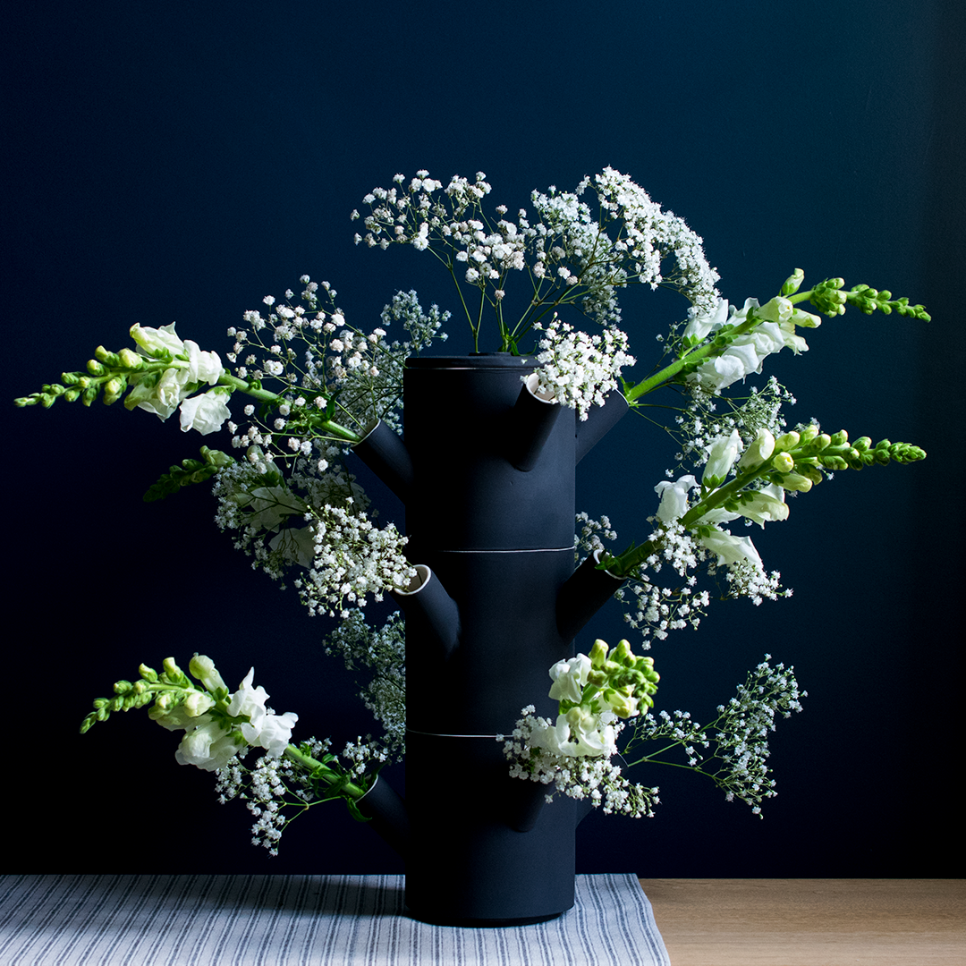 Black tulipiere by David (Improver's pottery making)