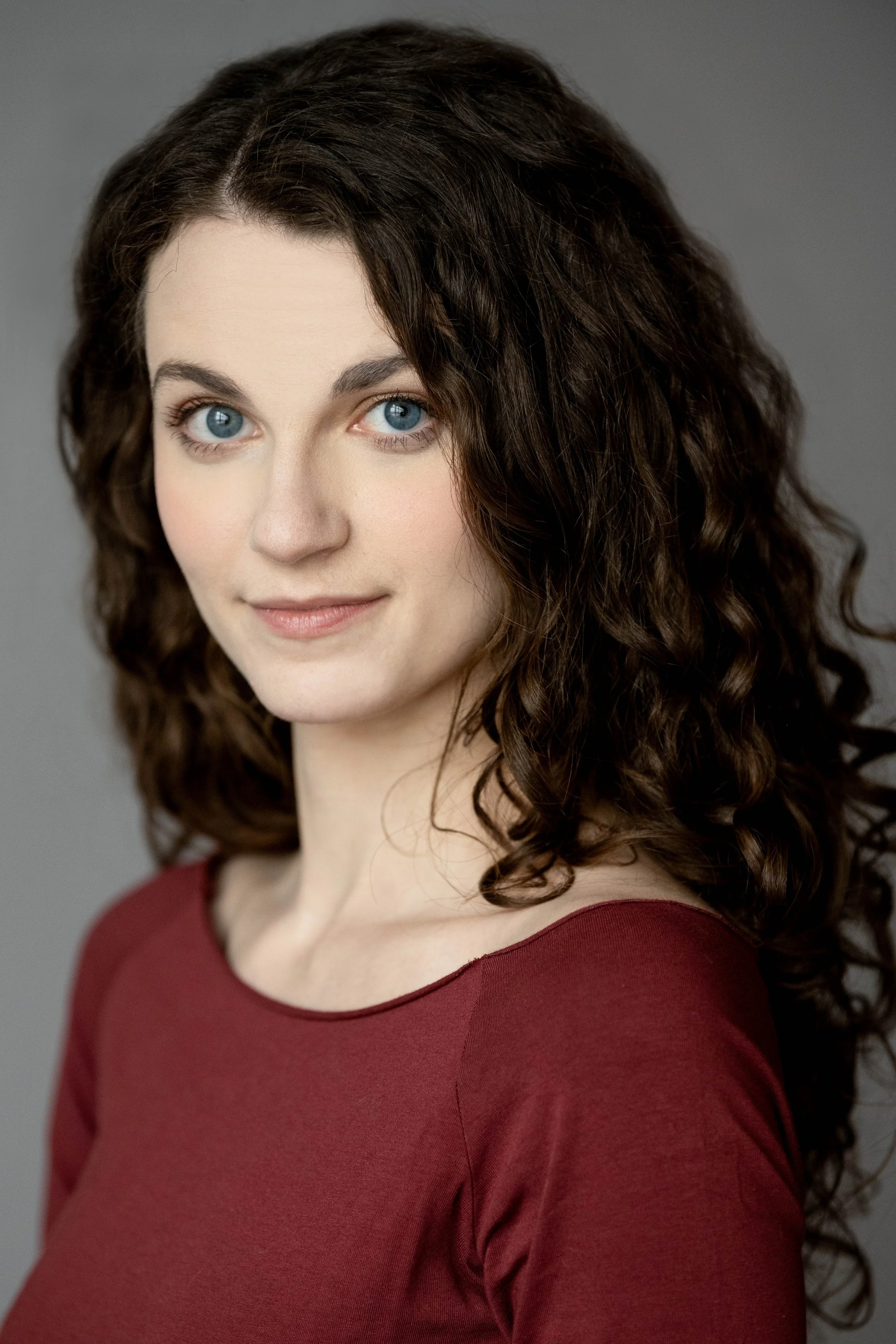 Voni Kengla Headshot_.jpg