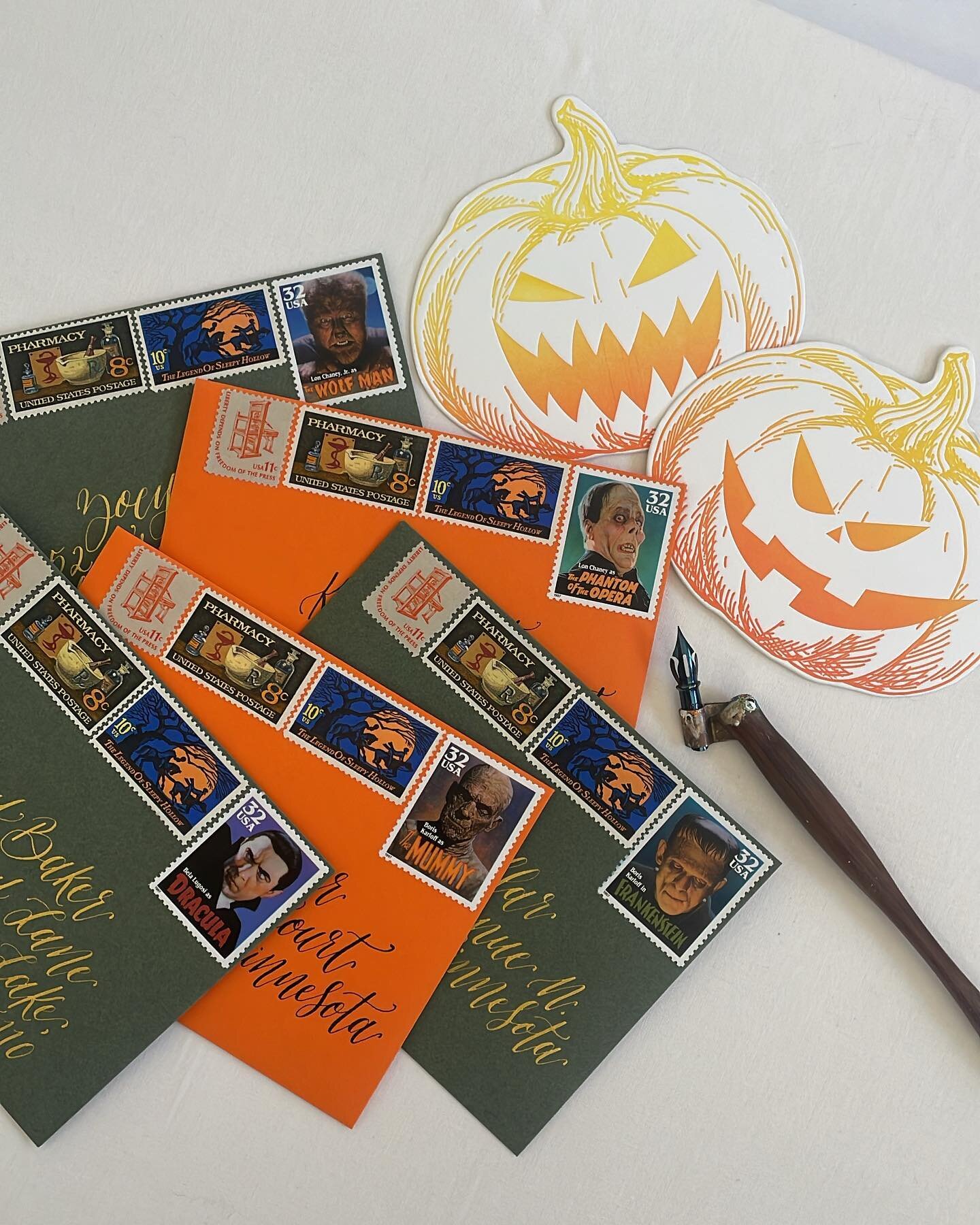 Happy Halloween! 
Thank you @littlepostagehouse for the fun stationery + stamps and the inspiration I needed to get back in my studio after a summer off! 🧡