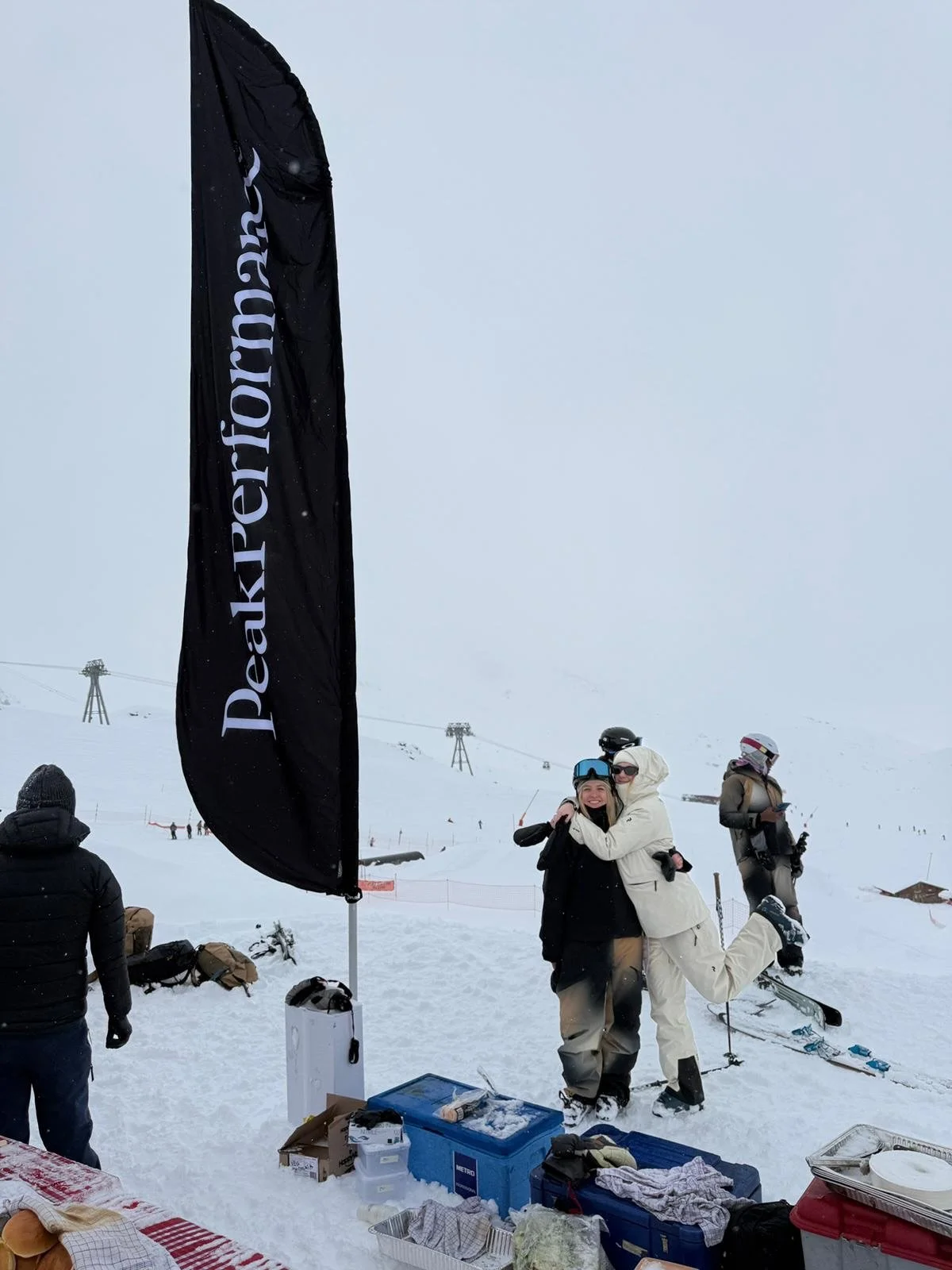 All these faces are what made the @peakperformance Mountain House in @val_thorens the experience of a life time. Each one of them is a community leader truly re-shaping our world of snow into a refreshing, welcoming, and kind place to be. We spent da