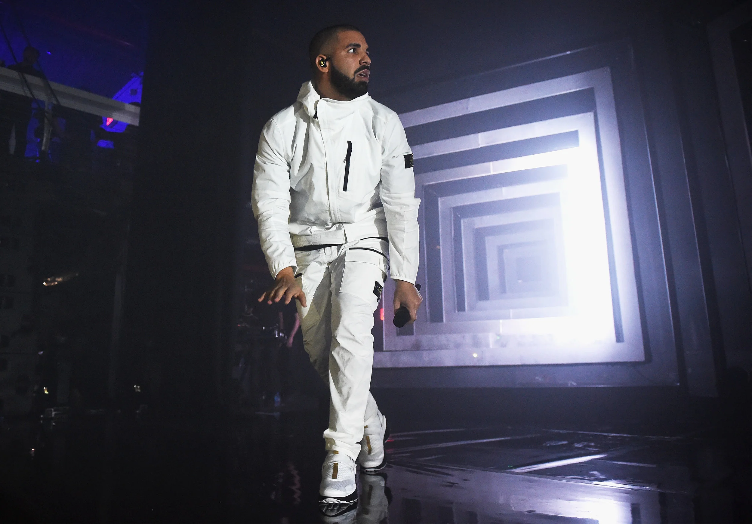 Drake-performs-onstage-during-the-2017-Adult-Swim-Upfront-Party-at-Terminal-5-on-May-17-2017-in-New-York-City.-Photo-by-Dimitrios-KambourisGetty-Images-for-Adult-Swim-.jpg