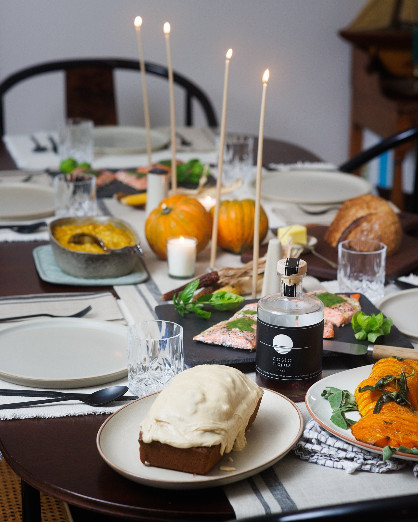 Happy Thanksgiving from all of us at Costa Tequila! 🦃🍹 

Today, we&rsquo;re raising a glass of gratitude&mdash;to good friends, great food, and unforgettable moments shared around the table. However you&rsquo;re celebrating, let Costa bring a littl