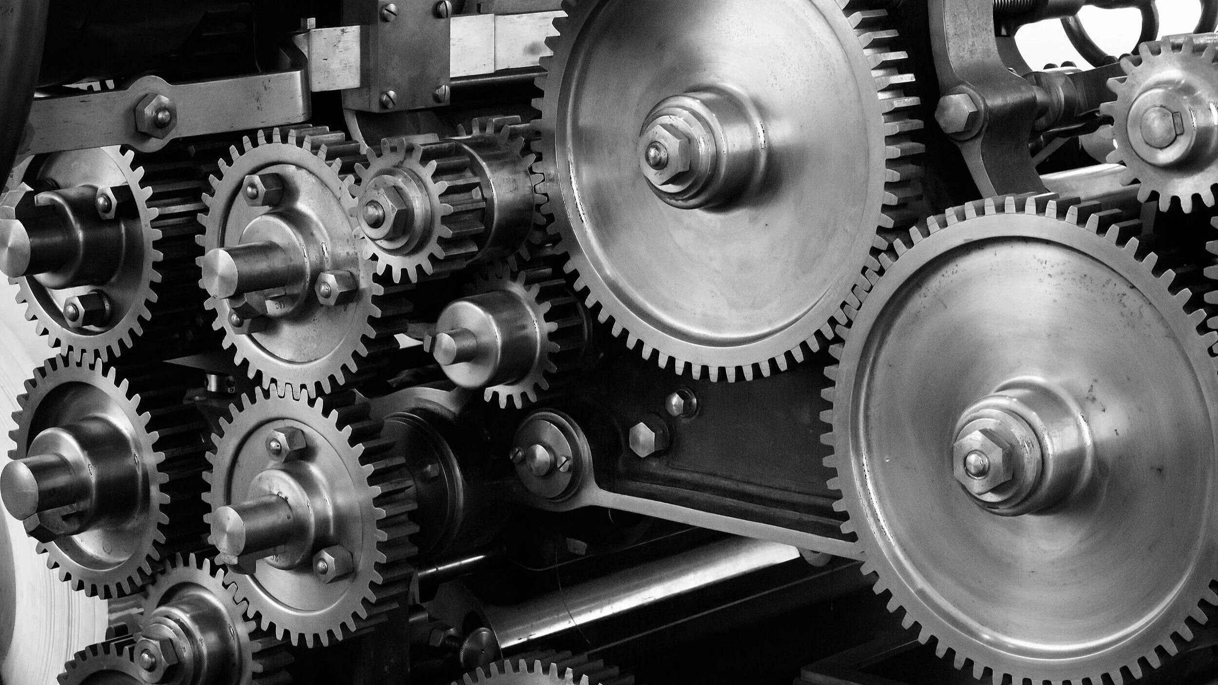 gray-scale-photo-of-gears-159298.jpg