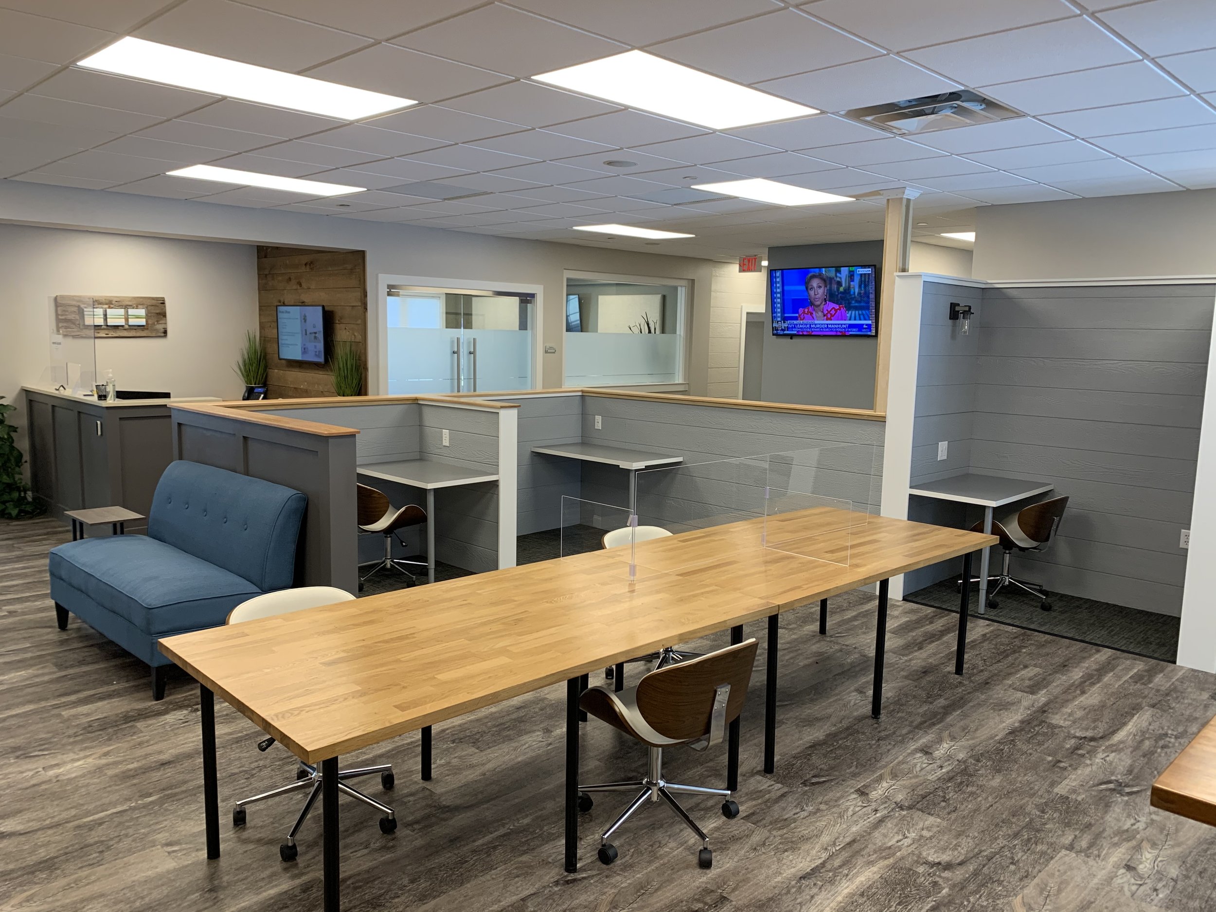 Front desk_open seat.jpg