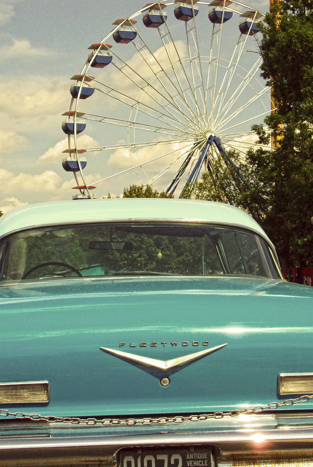 Cadillac_Fleetwood_Classic_Car_FerrisWheel_Kings_Dominion_Amusement_Park.jpg