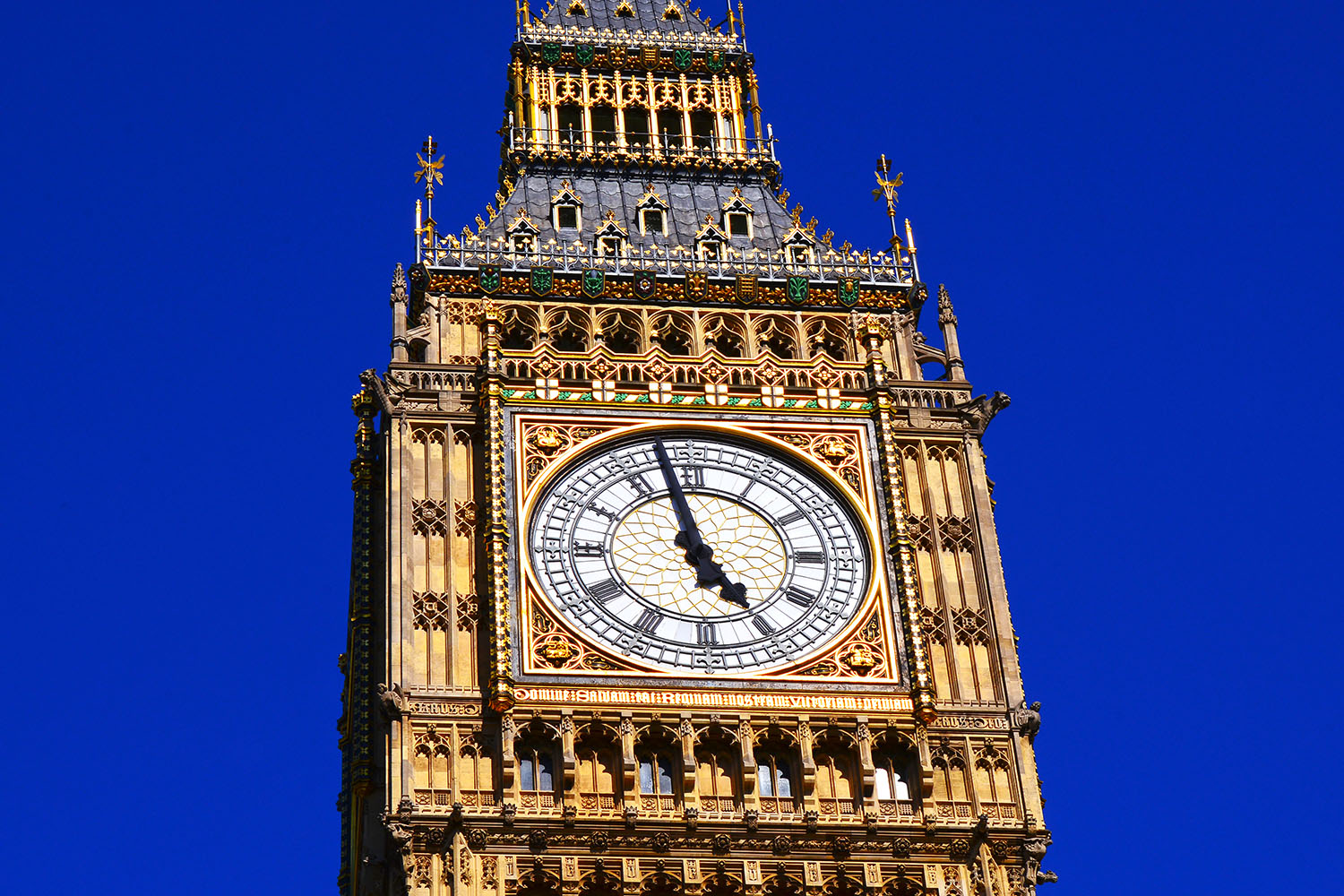 Big_Ben_London_Blue_Sky_Five_5_Oclock_Tower_Closeup_London_England.jpg