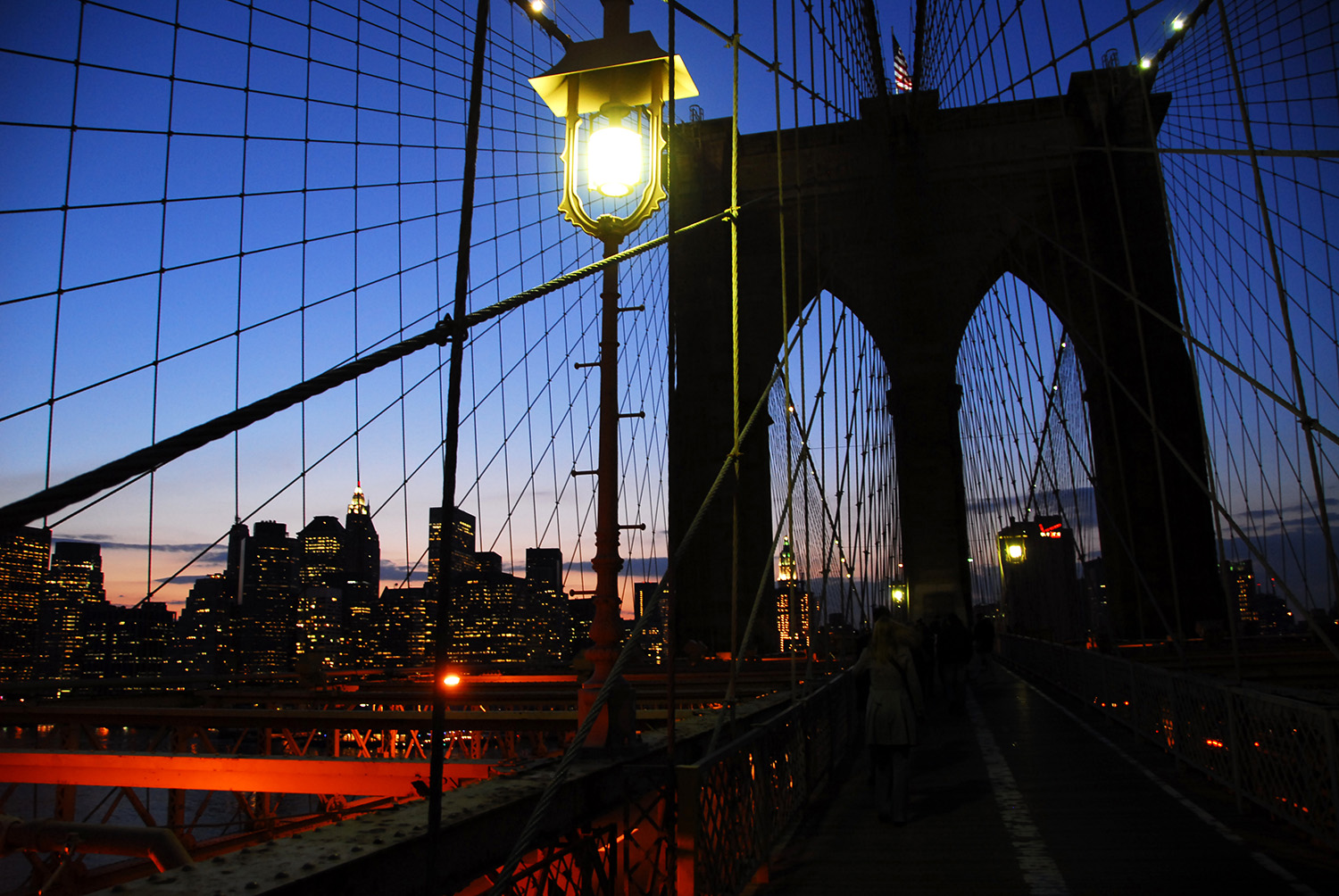 Brooklyn_Bridge_Dusk_Silhouette_Manhattan_City_Skyline_Tourism_Travel_New_York_City.jpg