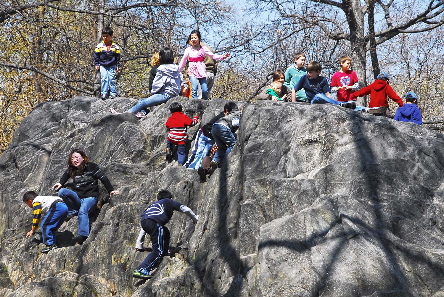 Children_Playing_Rock_Climbing_King-of-the-Hill_Central_Park_Manhattan_New_York_City.jpg