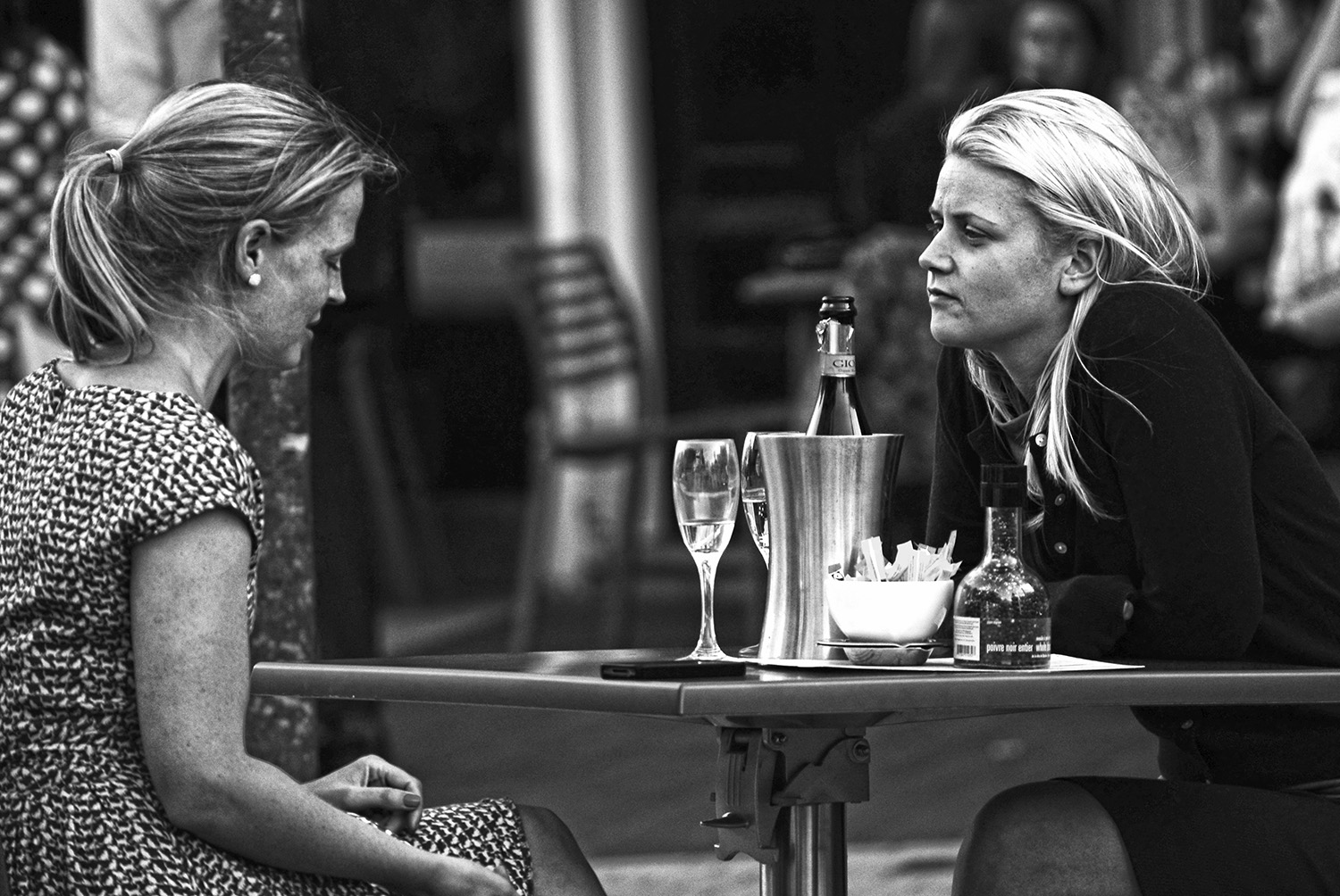 Women_Lunch_Conversation_Sharing_Intimacies_London_England_Black-and-White.jpg