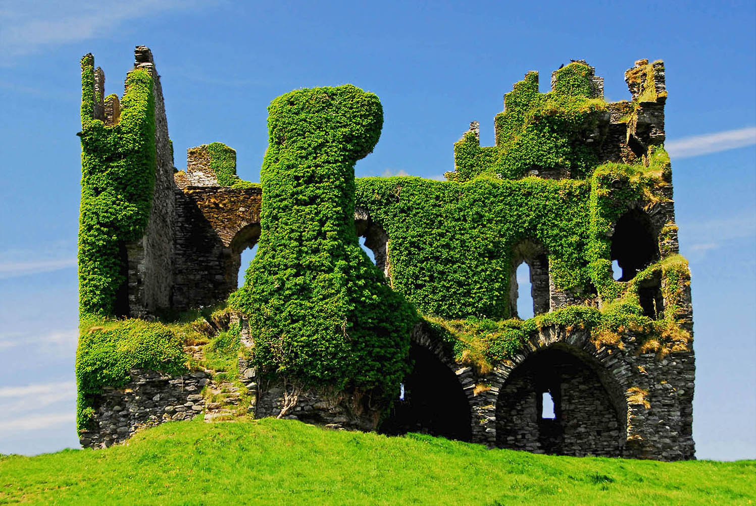Ballycarbery_Castle_Irish_Tourism_Cahersiveen_County_Kerry_Ireland.jpg