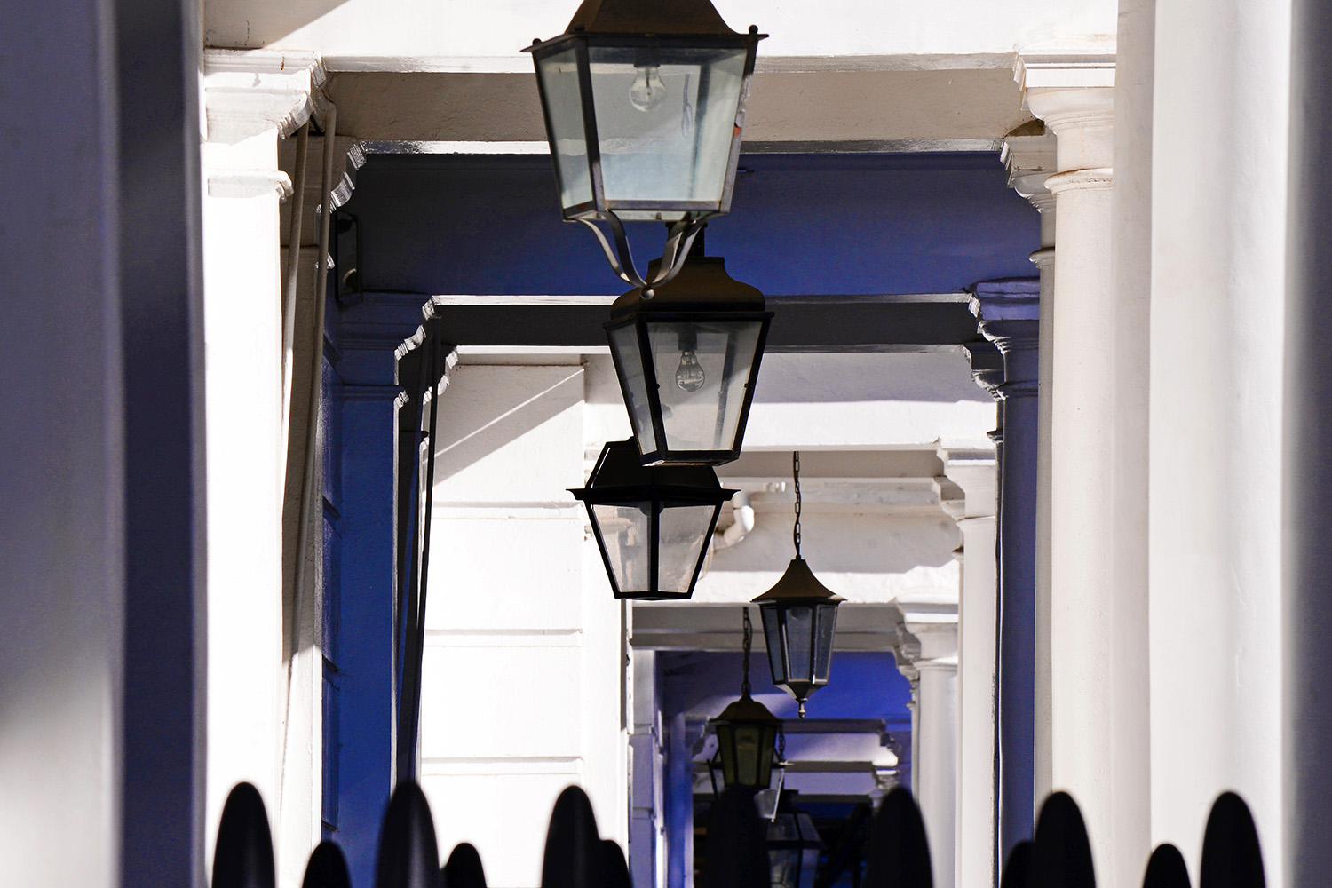 Architecture_Porch_Lamps_Light_Bulbs_Repetitive_Sequence_London_England_Travel.jpg