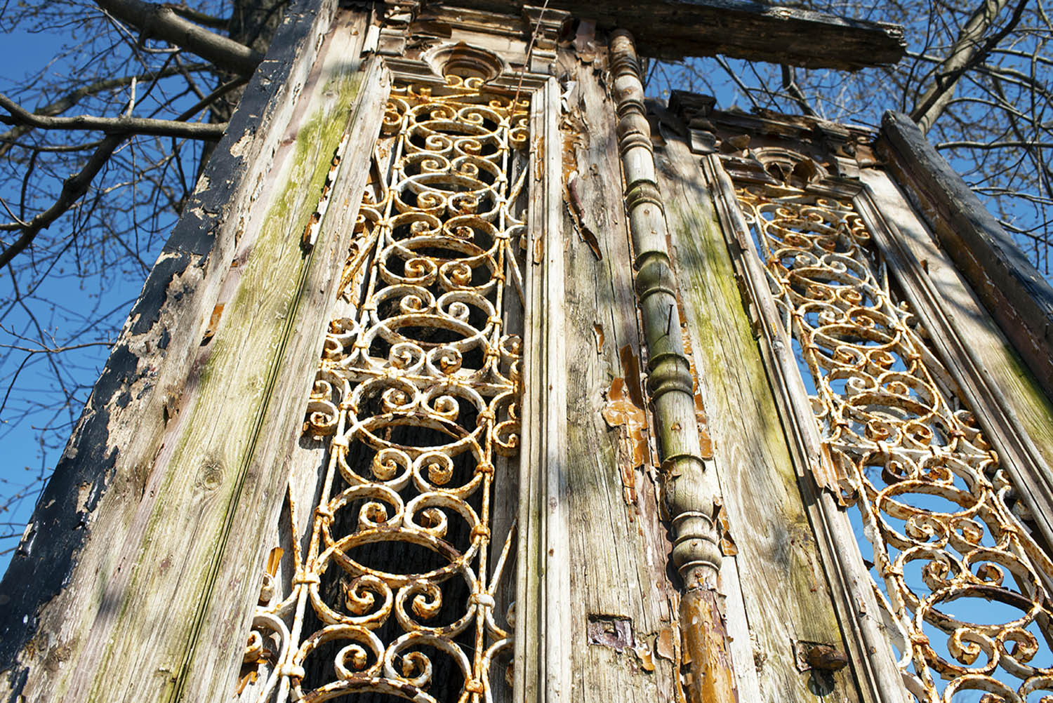 Architecture_Antique_Door_Dilapidated_Elaborate_Woodwork_Ironwork.jpg