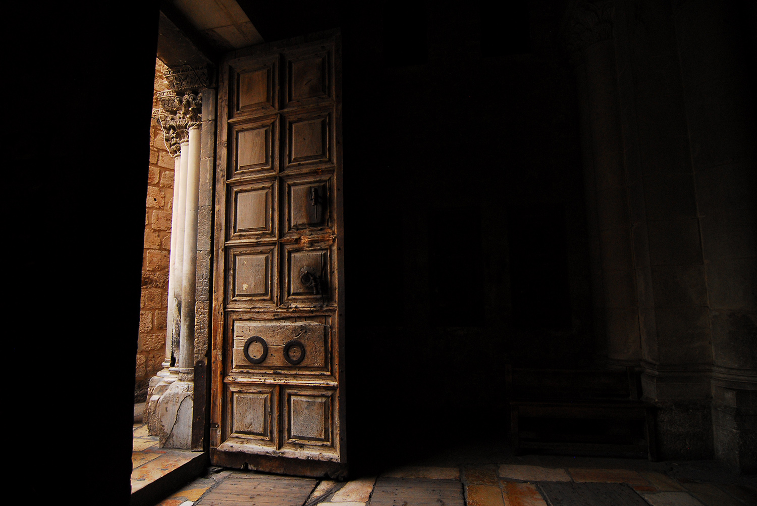 Door_Wooden_Old_Entrance_Church_of_the_Holy_Sepulchre_Jerusalem_Israel.jpg