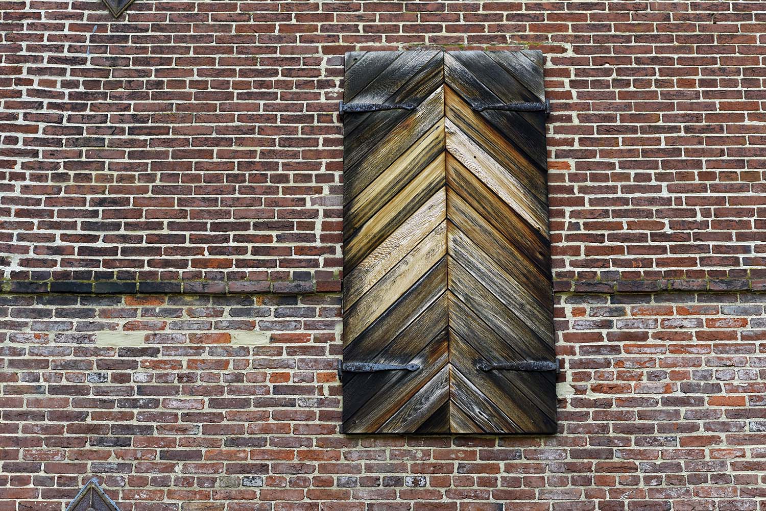 Door_Wooden_Design_Brick_Wall_Brandywine_River_Museum_of_Art_Chadds_Ford_Pennsylvania.jpg