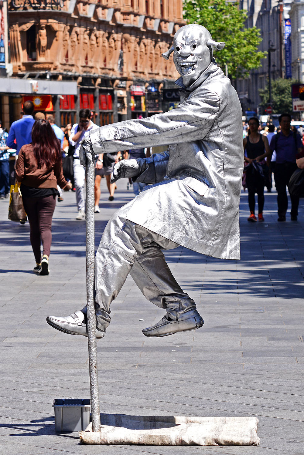 Street_Performer_Silver_Tourism_London_England.jpg