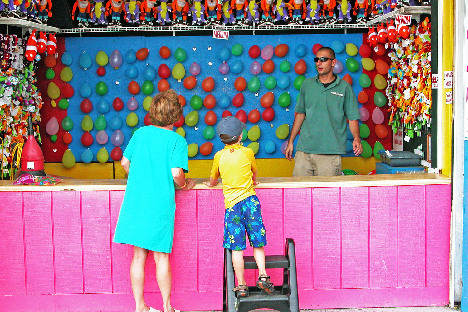 Carnival_Arcade_Balloon_Darts_Throw_Prize_Summer_Fun.jpg