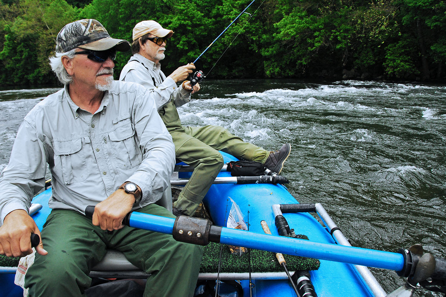 Fishing_Guide_Smallmouth_Bass_Raft_Oars_Rowing_New_River_Virginia.jpg