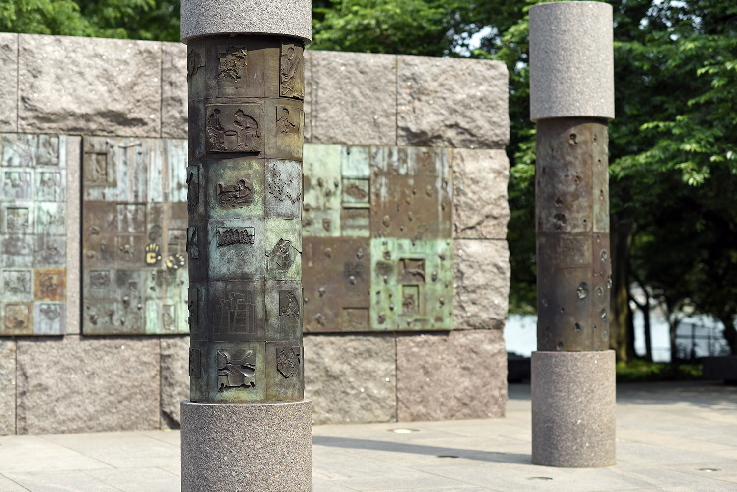 Franklin_Delano_Roosevelt_FDR_Presidential_Memorial_Pillars_Tactile_Reliefs_Tourism_Washington_DC.jpg
