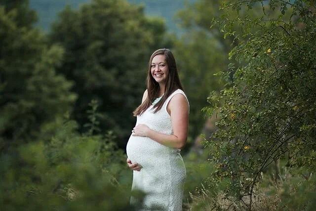 Here&rsquo;s to strong women. May we know them. May we be them. May we raise them... happy international women&rsquo;s day! Proud to be one💕 .
.
.
#internationalwomensday #womanempowerment #mamas #momlife #maternityphotography #maternitysession #mil