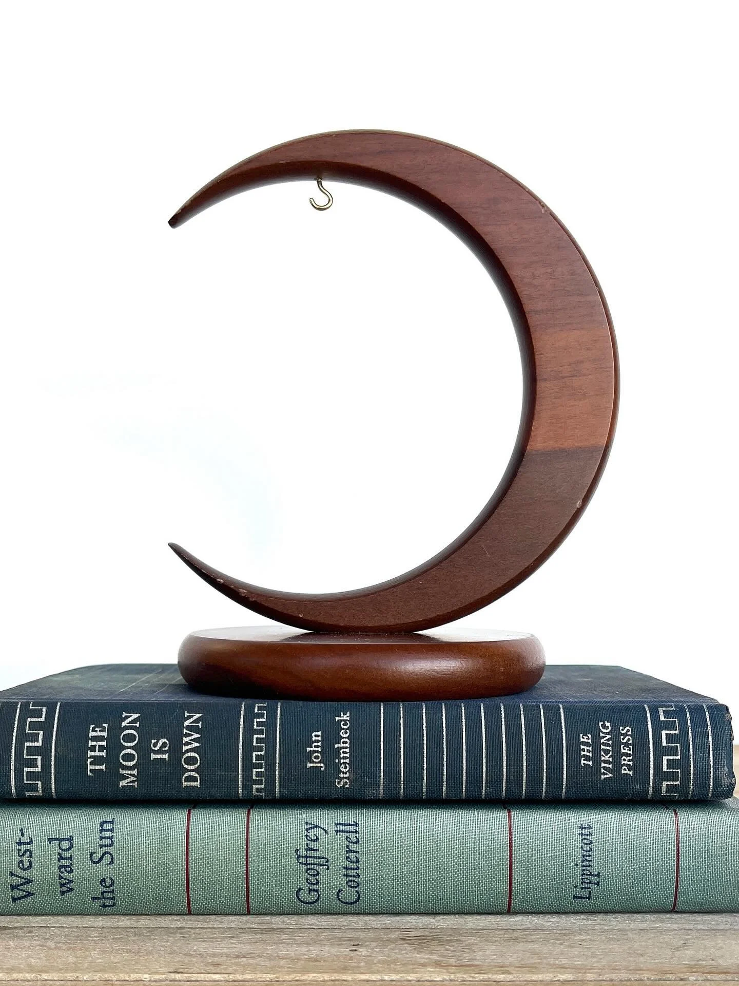 A sweet crescent moon ornament holder or bookend (I even have a pair!). Available in my online shop - link in bio.
