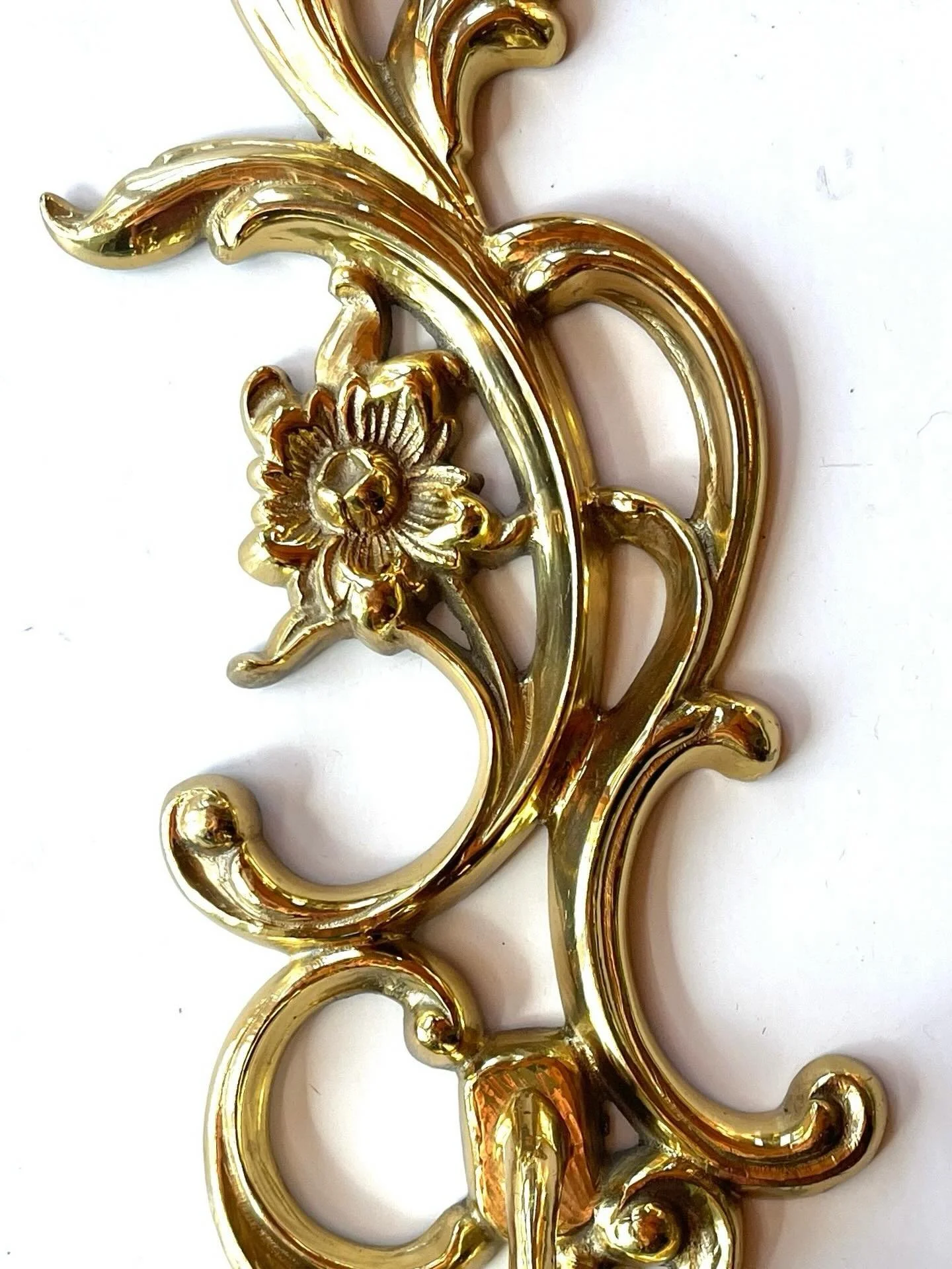 Gold floral sconce. Available in my online shop. Link in bio.