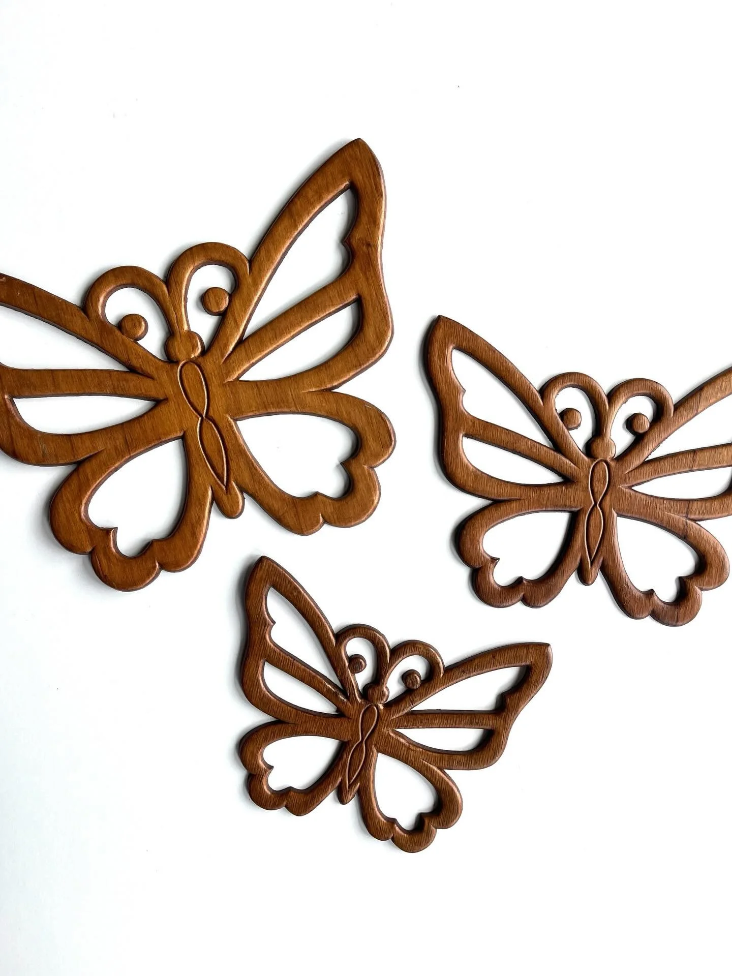 Set of 3 vintage wooden butterflies. Available in my online store. Link in bio.