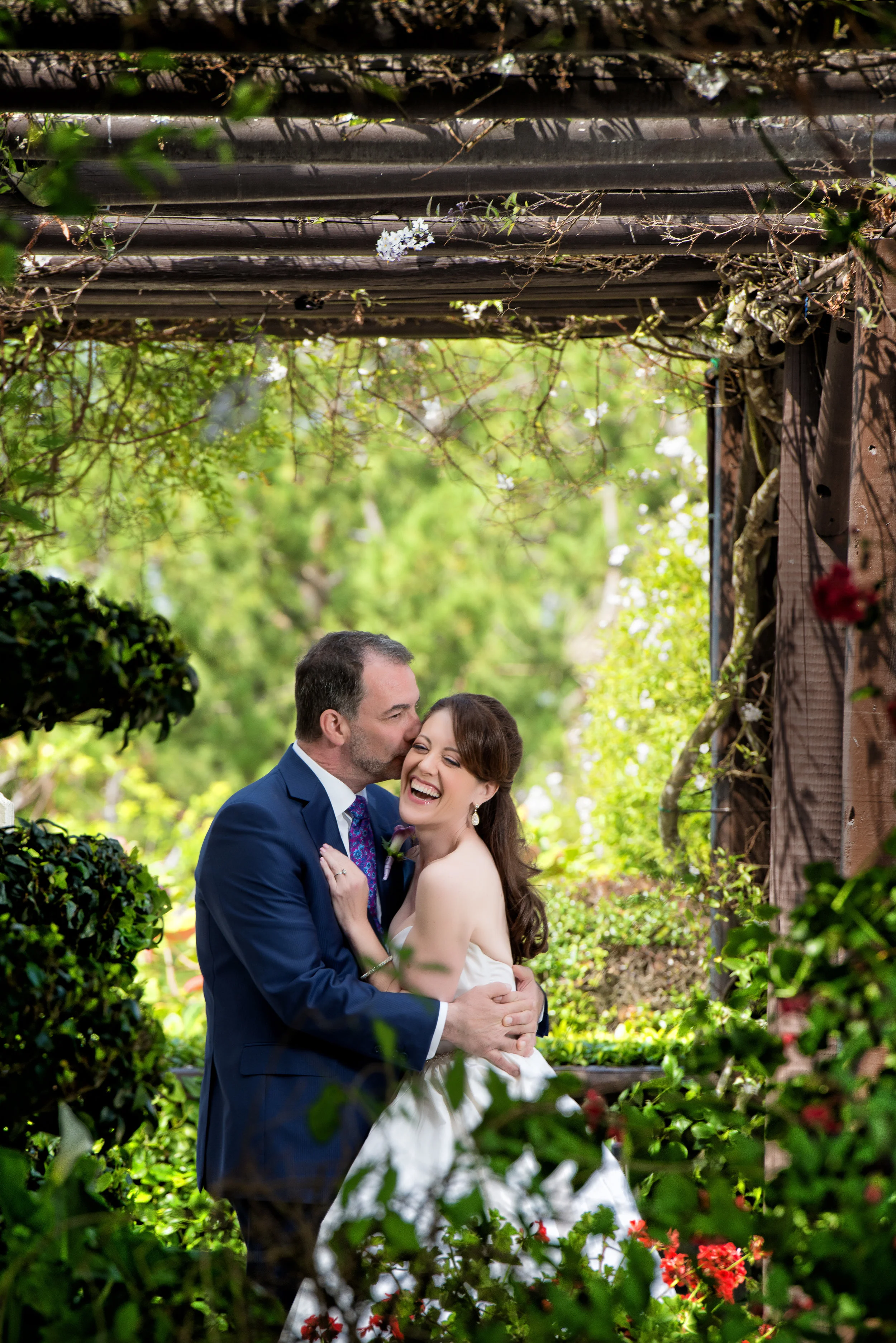 Bride And Groom At La Venta Inn At Palos Verdes Estates