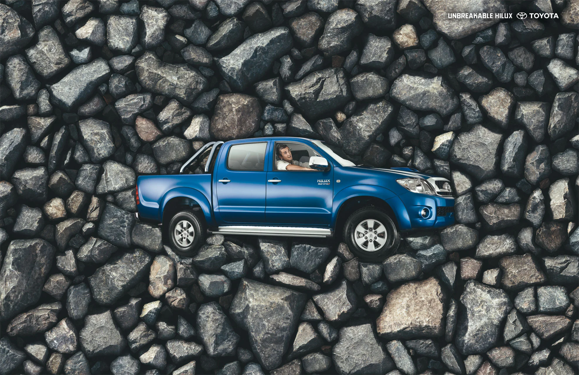 Hilux-Award_Rocks.jpg