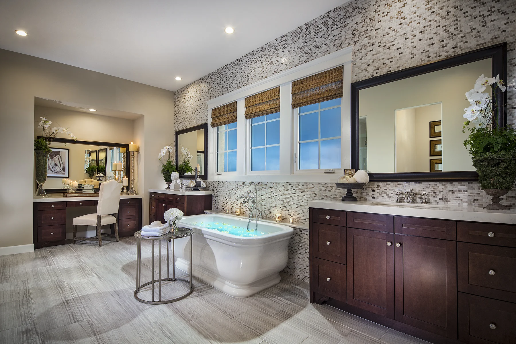 1703-09_PL1_MasterBath_The_Estates_DavidsonCommunities_EricFiggePhotos.jpg