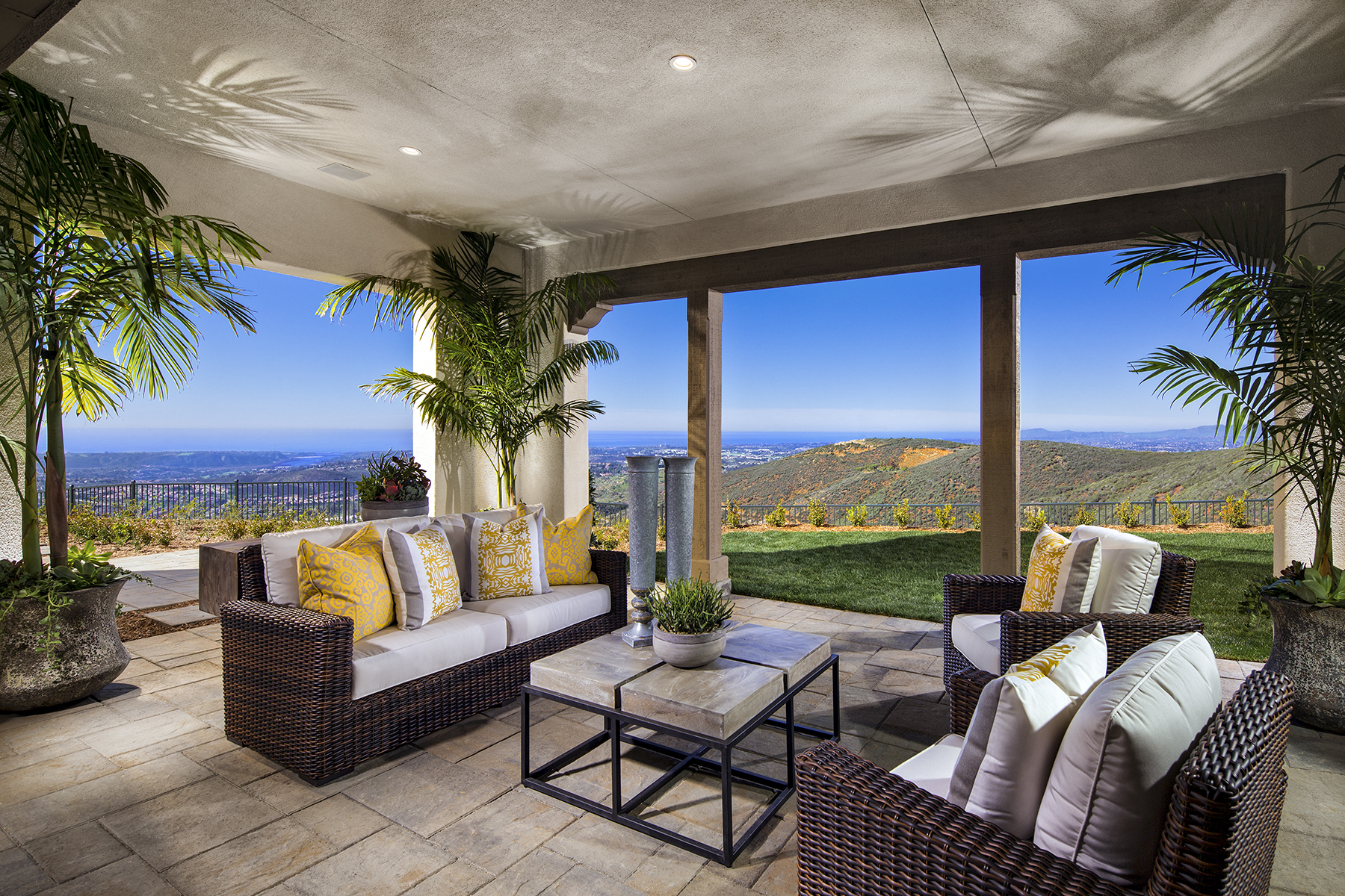 1703-01_PL1_California_Rm_The_Estates_DavidsonCommunities_EricFiggePhotos.jpg