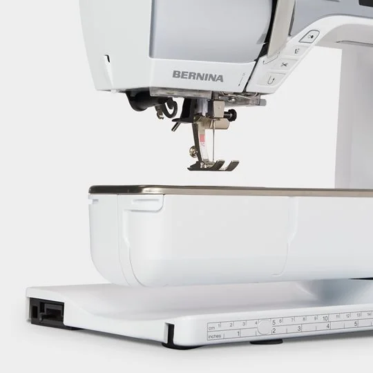 BERNINA-570QE-Keyfeature-Freearm.jpg