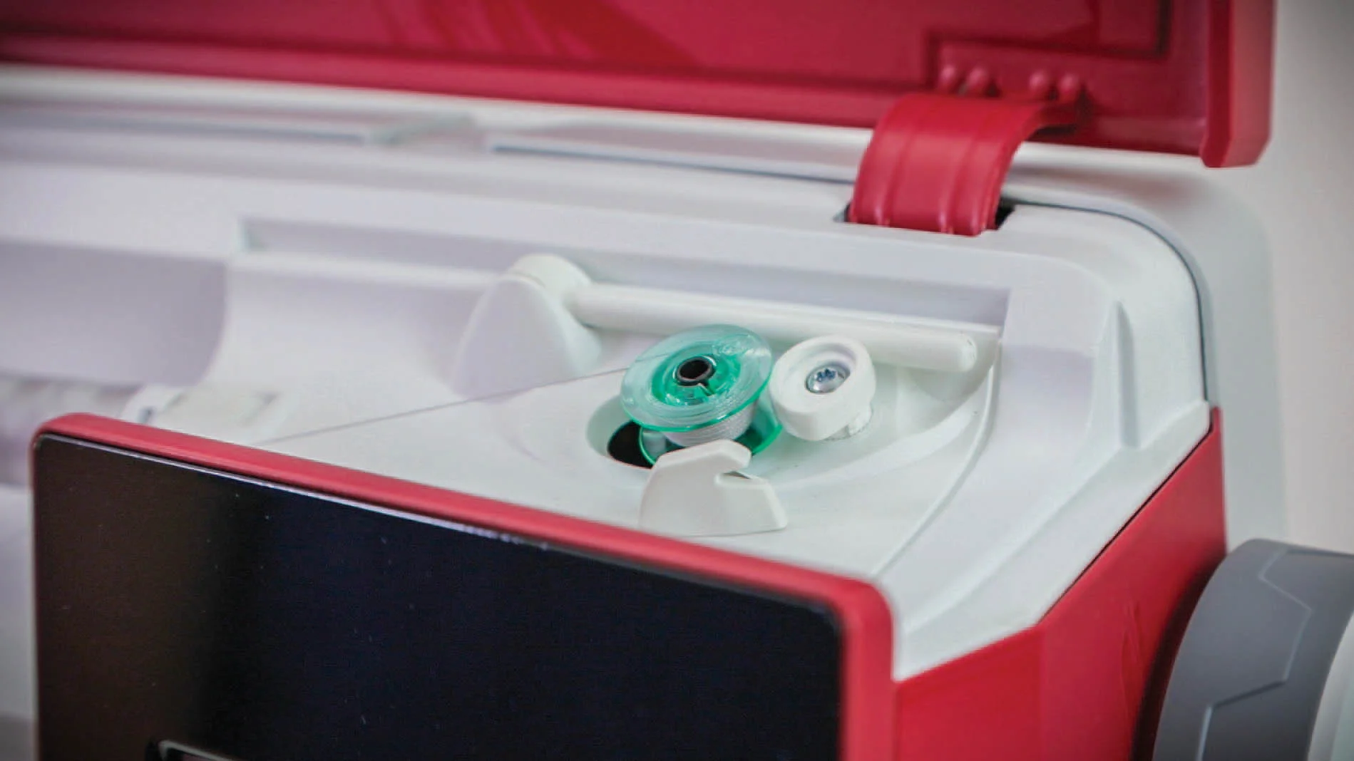 Brilliance 75Q bobbin winding (2).jpg